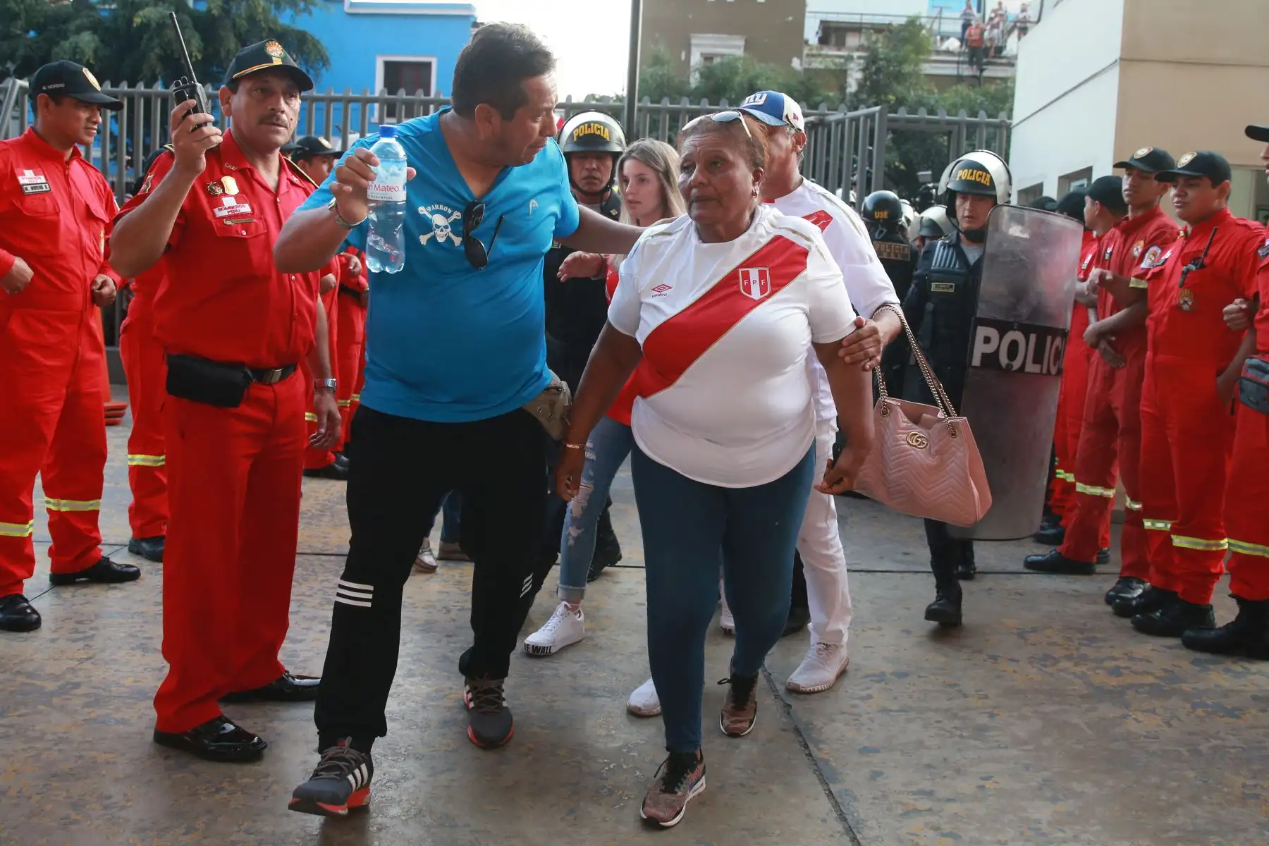 Miles de hinchas de la Selección Peruana de Fútbol se desplazaron al Estadio Nacional. Foto: ANDINA/Vidal Tarqui