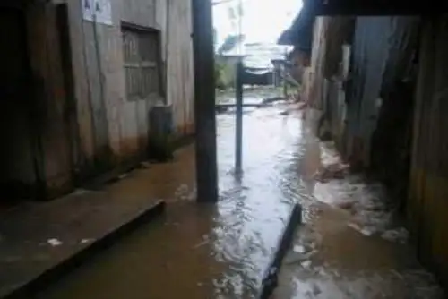Las familias afectadas realizaron la limpieza de las viviendas y pernoctan en ellas.
