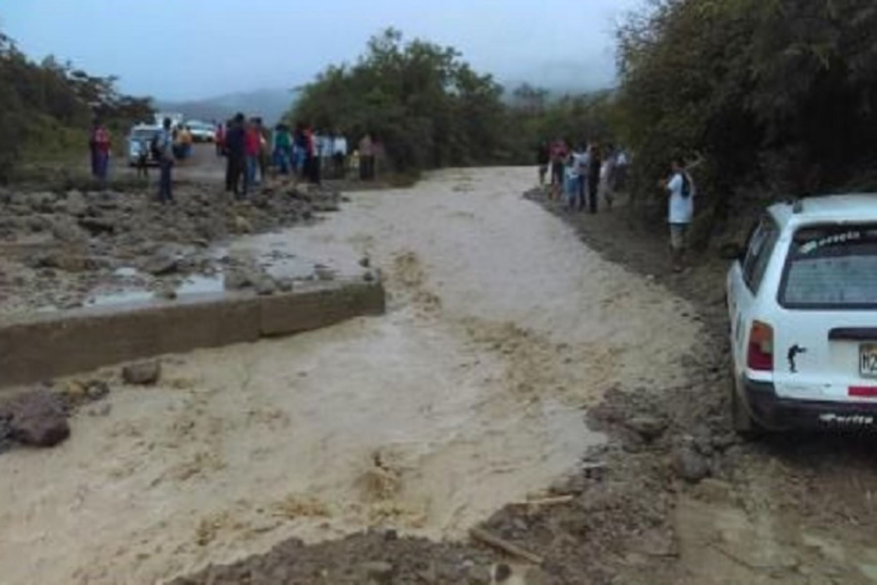 Fuertes lluvias por más de 7 horas generaron la activación de las quebradas que bajan de las partes altas de los distritos de Cumba y Yamón-