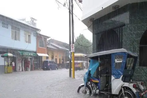 Lluvias de moderada a fuerte intensidad acompañadas de descargas eléctricas y ráfagas de viento se iniciarán hoy domingo 2 de diciembre y se prologarán hasta el martes 4 en 28 provincias de 10 regiones de la selva, informó el Servicio Nacional de Meteorología e Hidrología (Senamhi). ANDINA/Difusión