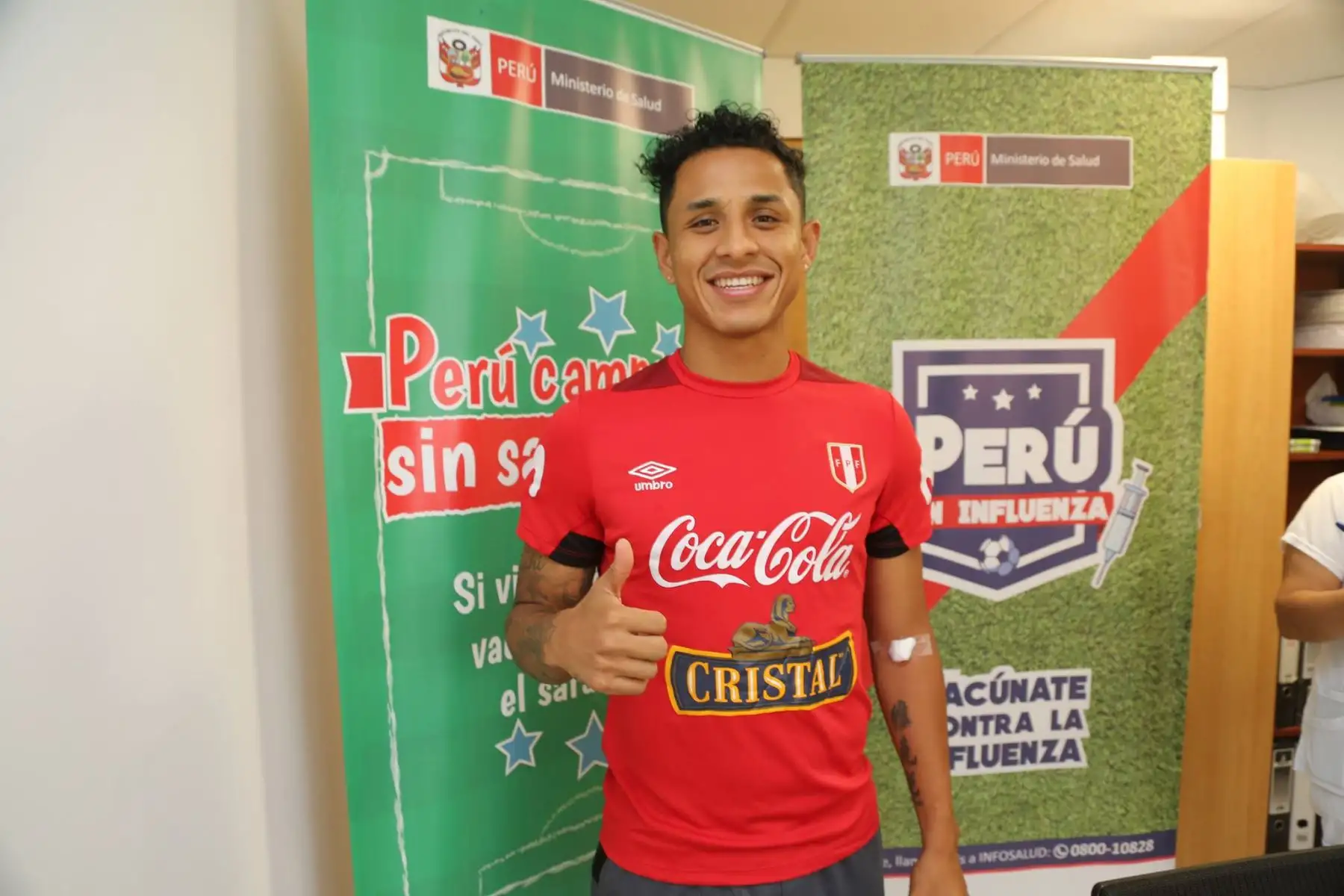 Nuestra selección, antes de viajar a Rusia, se prepara dentro y fuera de la cancha y se une a la campaña #PerúCampeónSinSarampión. Foto: ANDINA/Minsa