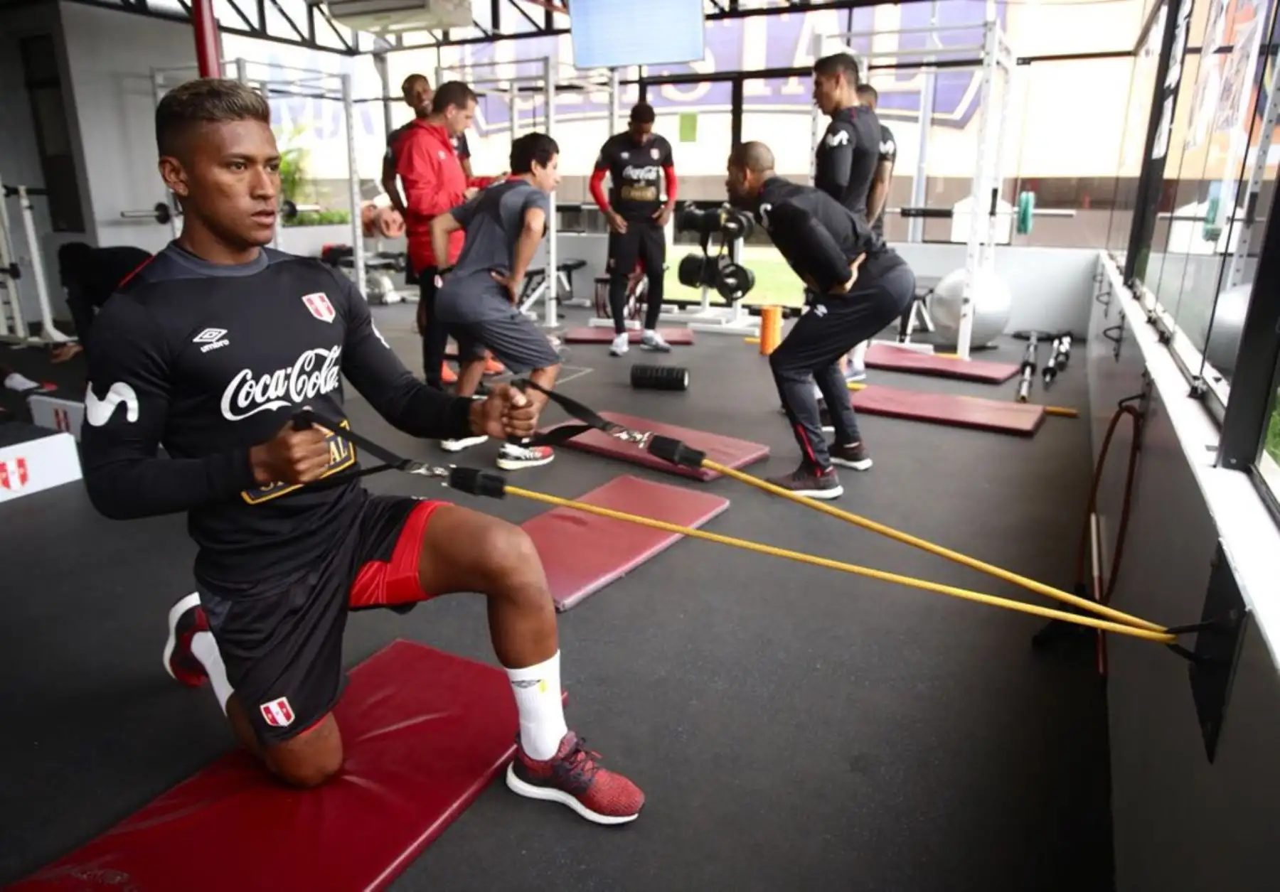 Entrenamiento de los seleccionados de fútbol en el gimnasio de la Videna. Foto: ANDINA/FPF.