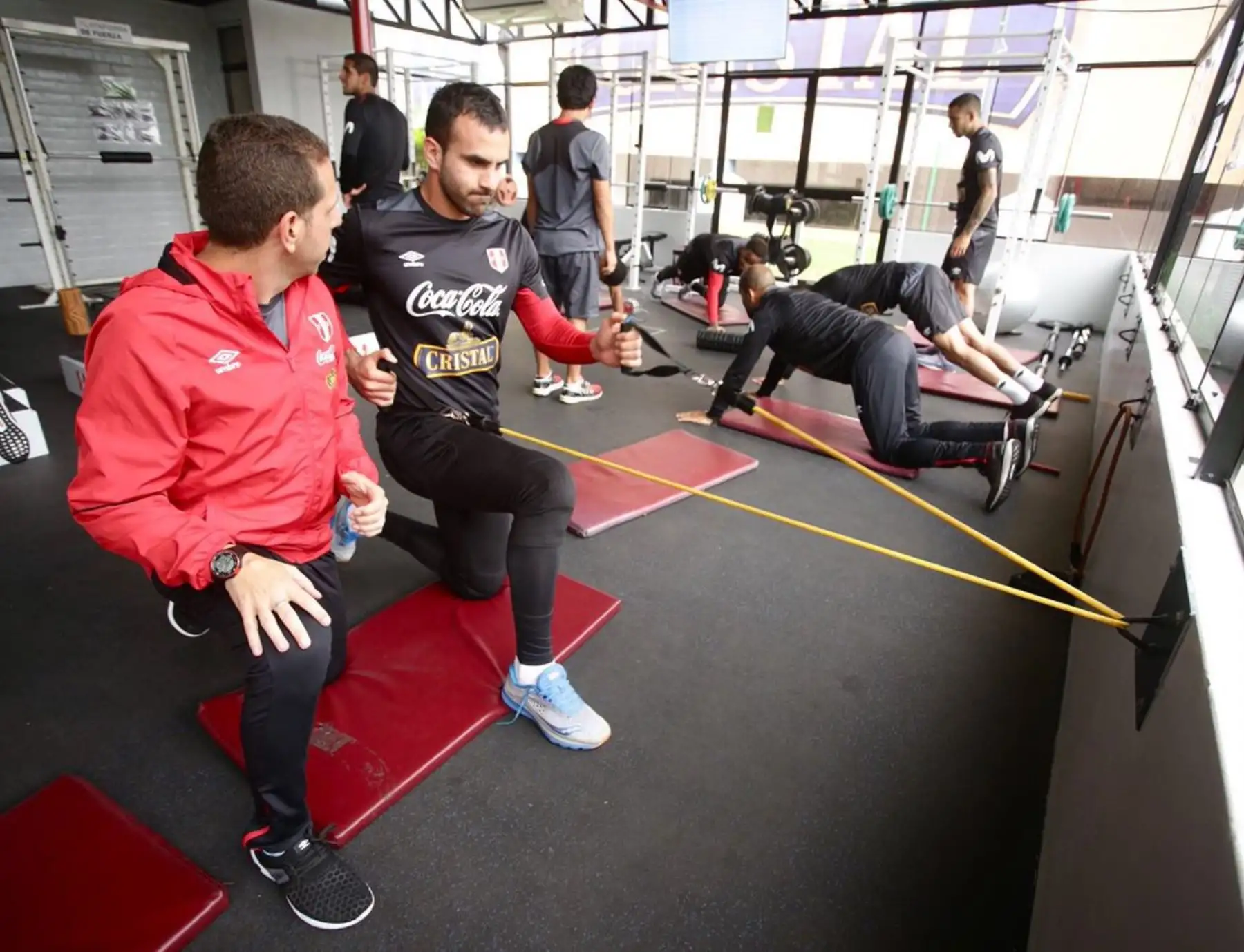 Entrenamiento de los seleccionados de fútbol en el gimnasio de la Videna. Foto: ANDINA/FPF.