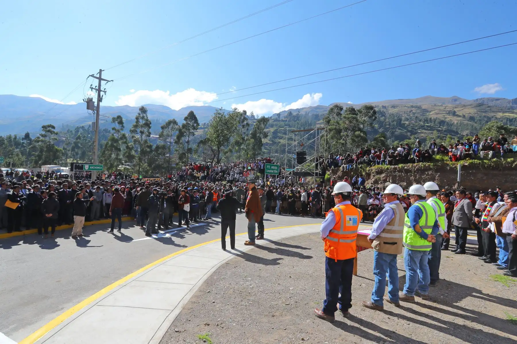 Presidente de la República, Martín Vizcarra, supervisa funcionamiento de la carretera Huancavelica-Lircay. Foto: ANDINA/Prensa Presidencia.