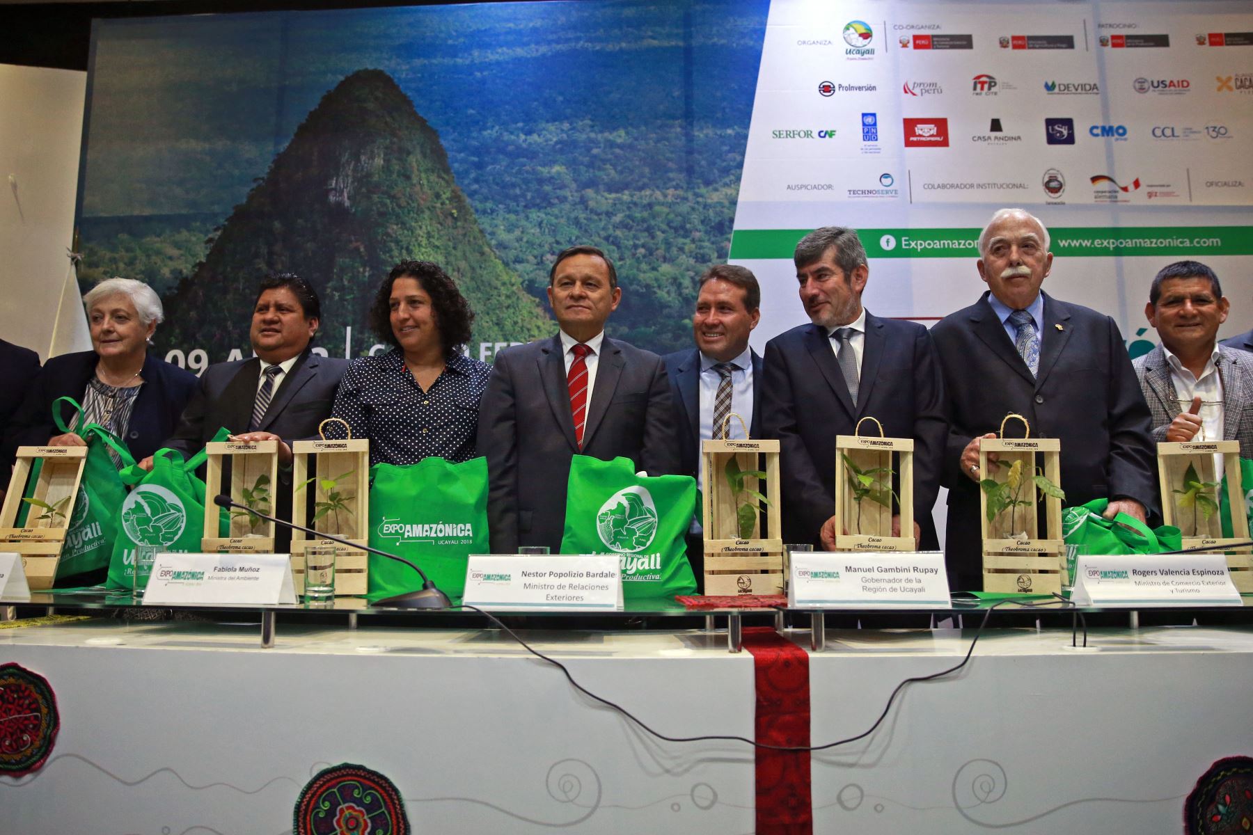 La generación de negocios por más de 85 millones de soles y la llegada de más de 40,000 visitantes, entre nacionales y extranjeros, proyecta la octava edición de la Expo Amazónica 2018, que se realizará del 9 al 12 de agosto próximo en la región Ucayali. ANDINA/Vidal Tarqui