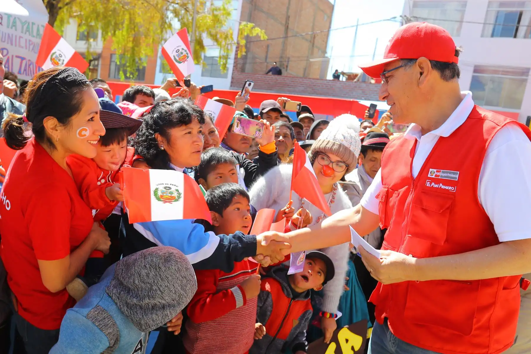 Presidente de la República, Martín Vizcarra, verifica atenciones en la Acción Cívica Multisectorial en la localidad de Pampas, Huancavelica. Foto: ANDINA/Prensa Presidencia.