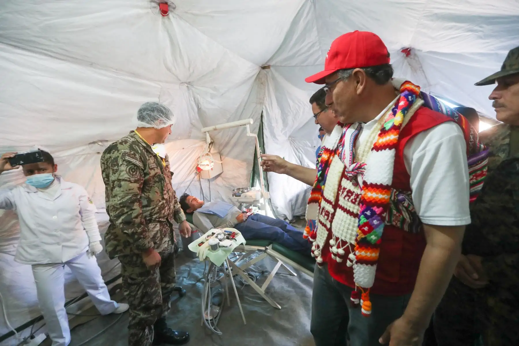 Presidente de la República, Martín Vizcarra, verifica atenciones en la Acción Cívica Multisectorial en la localidad de Pampas, Huancavelica. Foto: ANDINA/Prensa Presidencia.