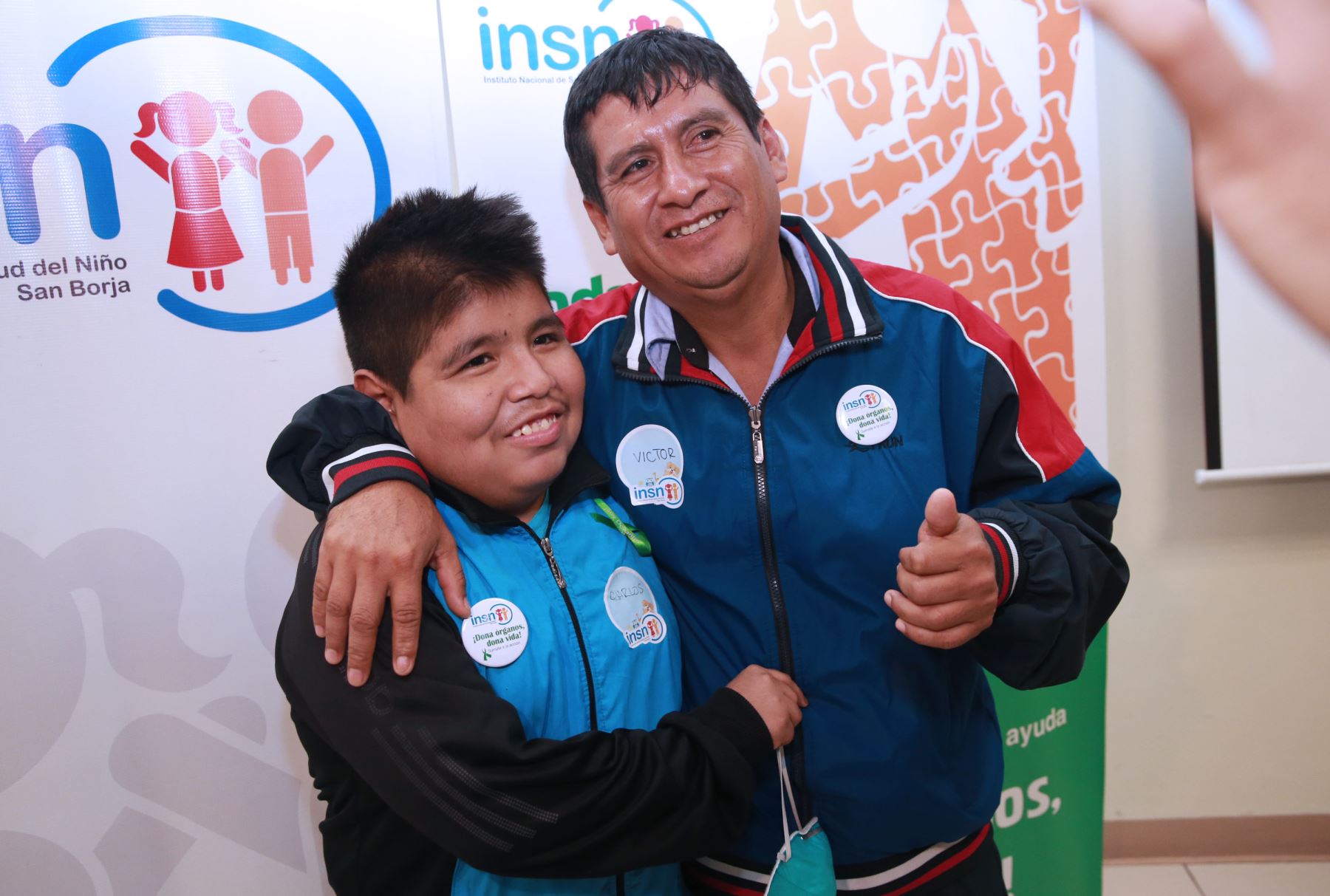 Ejemplar padre le dio vida por segunda vez a su hijo, al donarle un riñón. Foto: ANDINA/Norman Córdova