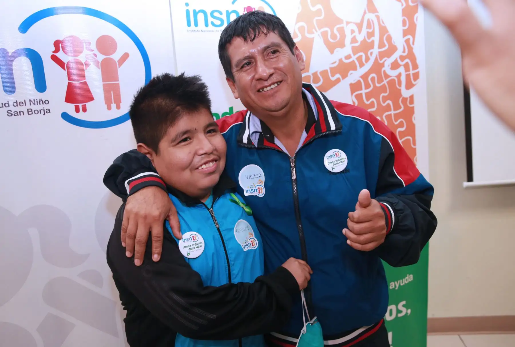 Ejemplar padre le dio vida por segunda vez a su hijo, al donarle un riñón. Foto: ANDINA/Norman Córdova