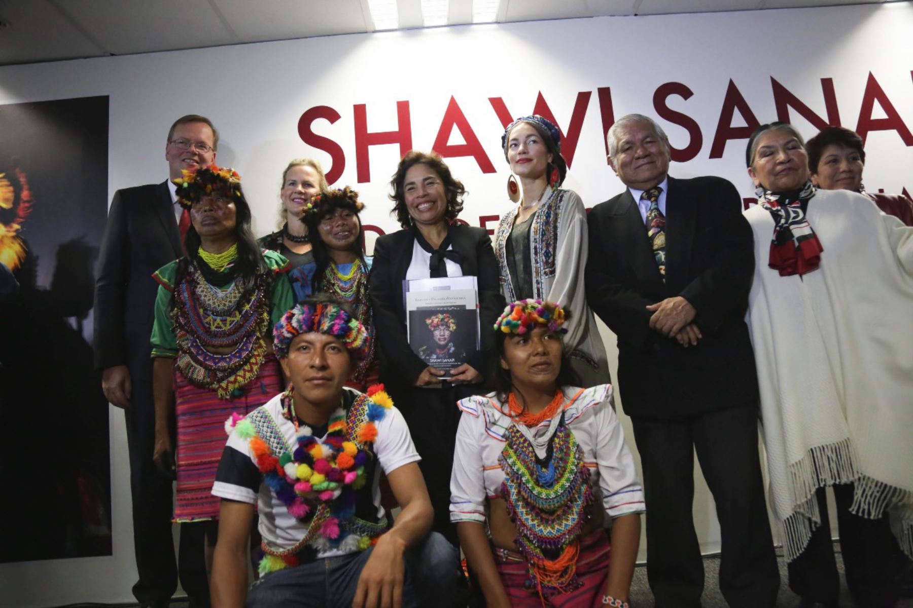 Ministra de Cultura, Patricia Balbuena, inauguró muestra fotográfica “Shawi Sanapi”. ANDINA/Difusión