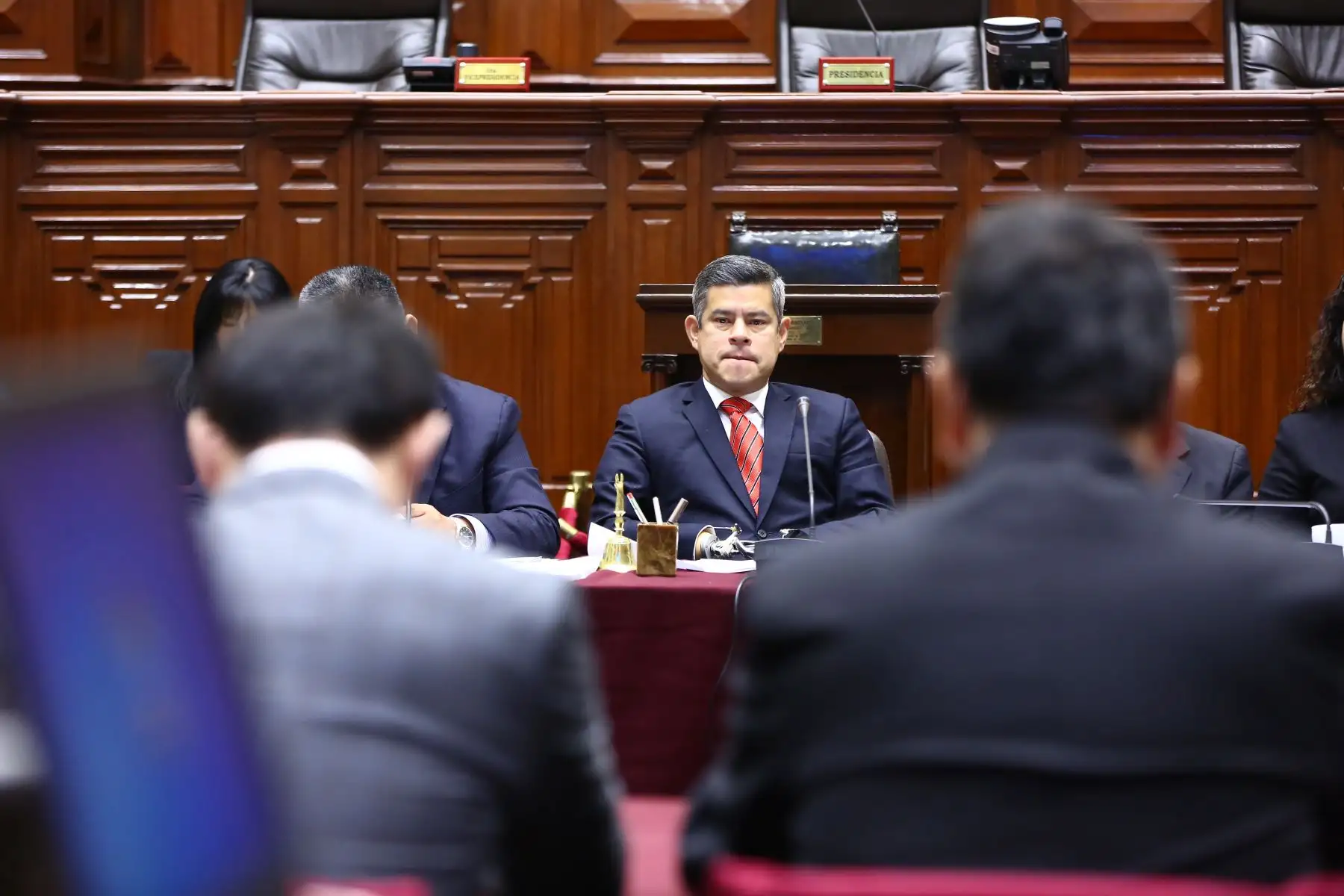 La Comisión Permanente, bajo la conducción del presidente del Parlamento, Luis Galarreta Velarde, debate el informe que recomienda desafuero de 3 congresistas por infracción a la Constitución. Foto: ANDINA/Congreso