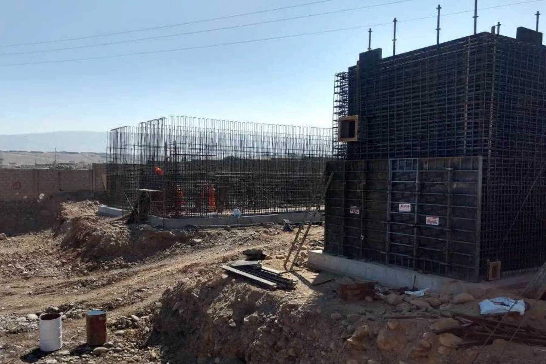 El ministro de Vivienda, Construcción y Saneamiento, Javier Piqué, junto al presidente de la República, Martín Vizcarra, inspeccionarán mañana jueves la construcción de la nueva Planta de Tratamiento de Agua Potable (PTAP) de Calana, obra que beneficiará a 318,966 ciudadanos de la región Tacna.