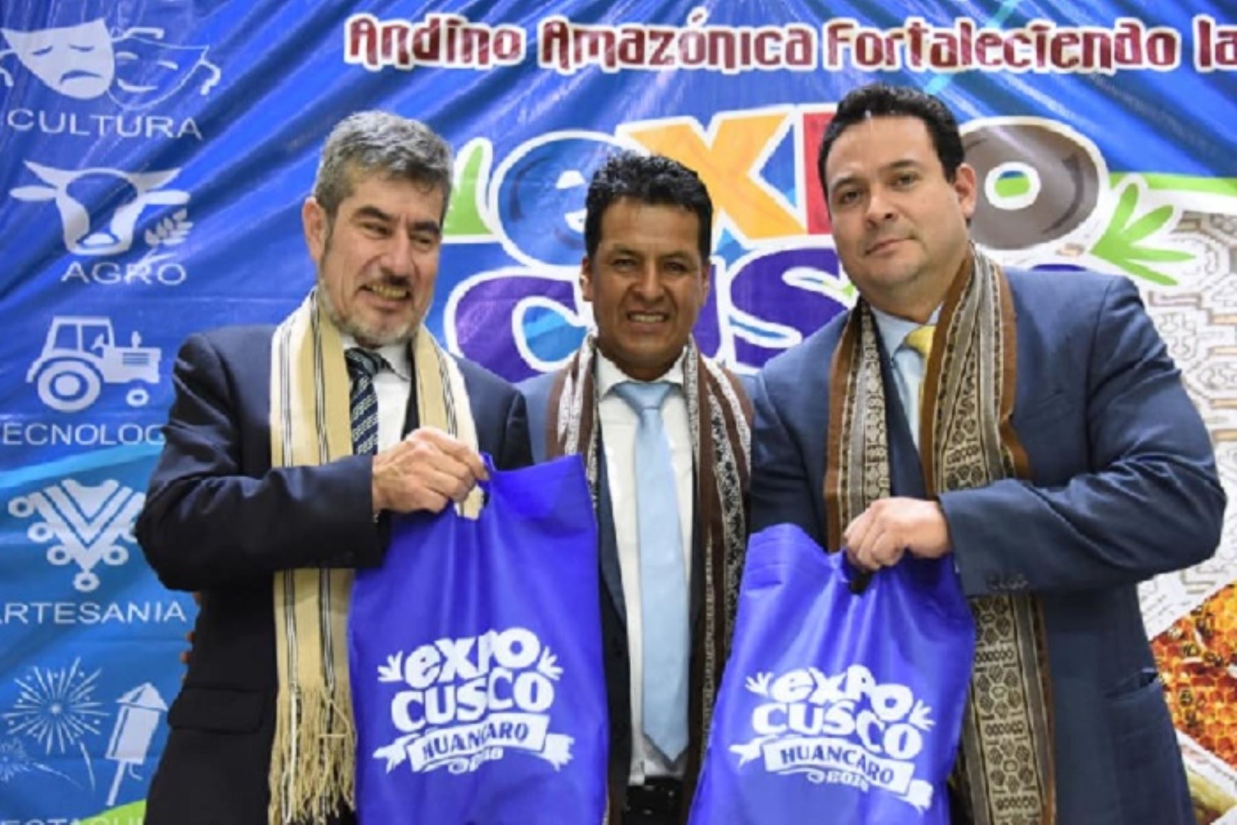Expo Cusco Huancaro, considerada como una de las principales actividades por su impacto en la economía regional, fue lanzada en Lima, por el ministro de Comercio Exterior y Turismo, Roger Valencia, y el gobernador regional Edwin Licona.
