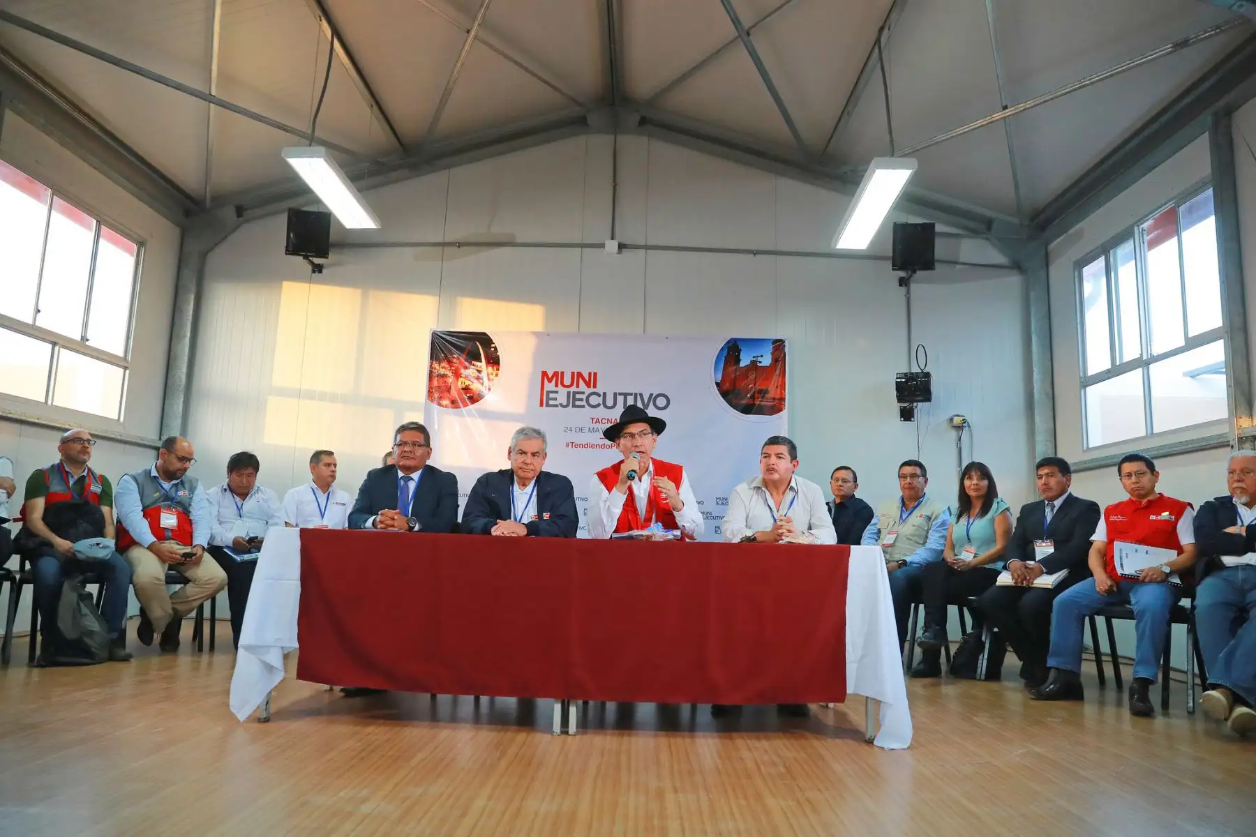 Jefe del Estado,  Martín Vizcarra, en conferencia de prensa luego del quinto Muni Ejecutivo, en Tacna. Foto: ANDINA/Prensa Presidencia.