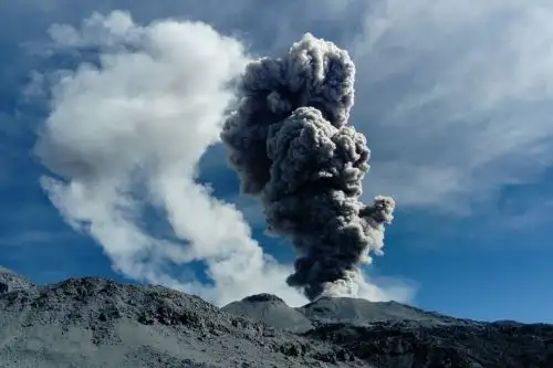 Con 32 cenizómetros monitorean la caída de cenizas de volcán Sabancaya, en Arequipa. ANDINA