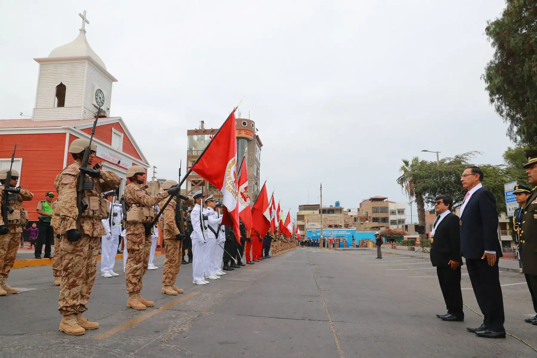 El presidente Martín Vizcarra participa en las actividades por el 48ª aniversario de creación de la provincia de Ilo ubicado en la región Moquegua. Foto: ANDINA/Prensa Presidencia
