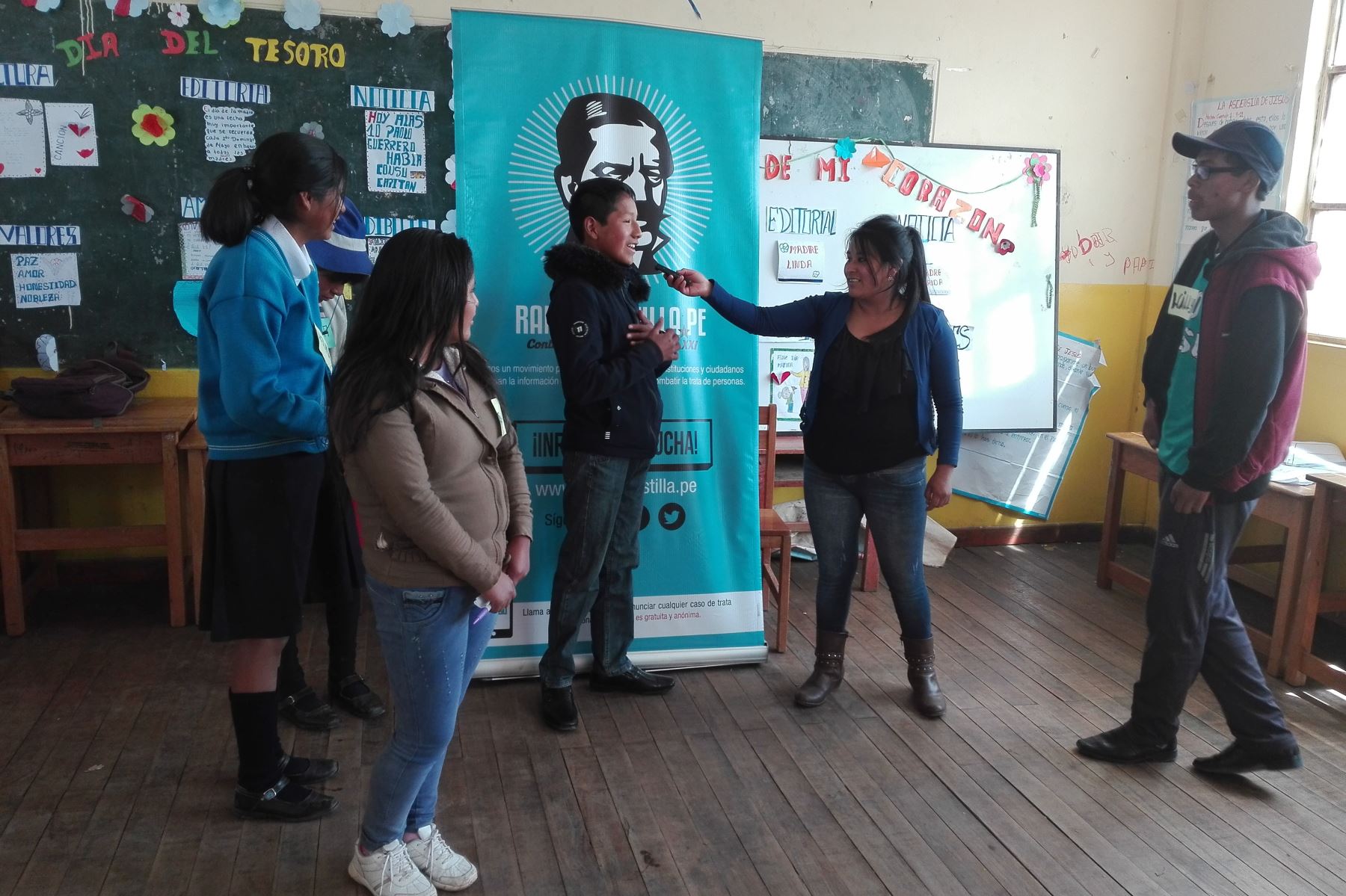 Escolares quechuahablantes de la provincia de Paucartambo, en Cusco, luchan contra la trata de personas y participan de programa radial del Ministerio del Interior. ANDINA/Difusión