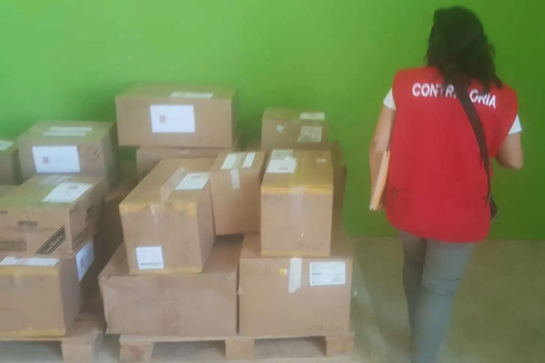 La Contraloría General de la República remitió una orientación de oficio a la Municipalidad Distrital de La Arena, ubicada en la provincia y región Piura, para advertir el riesgo sobre la retención de insumos médicos que habían sido donados a esta comuna y estaban guardados desde hace siete meses en un almacén edil.