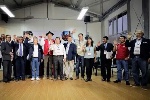 El Ejecutivo ratificó su compromiso de culminar la construcción de la carretera Tacna-Collpa, con la finalidad de mejorar la integración vial con Bolivia, por lo que se ha encomendado al Ministerio de Transportes y Comunicaciones que efectúe el proceso necesario para completar el tercer tramo pendiente de construcción.