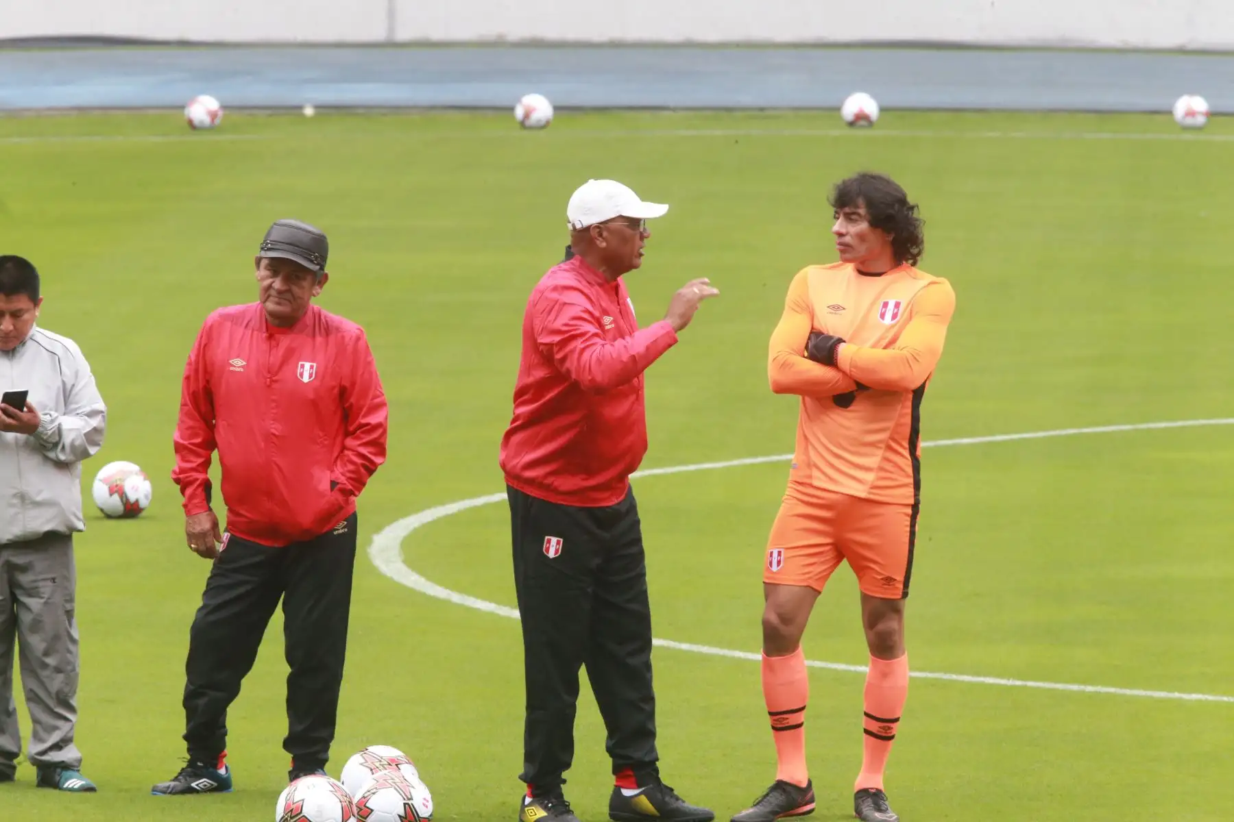 La selección peruana realizó su entrenamiento de despedida con la presencia de miles de hinchas, en el Estadio Nacional de Lima. Foto: ANDINA/Norman Córdova.