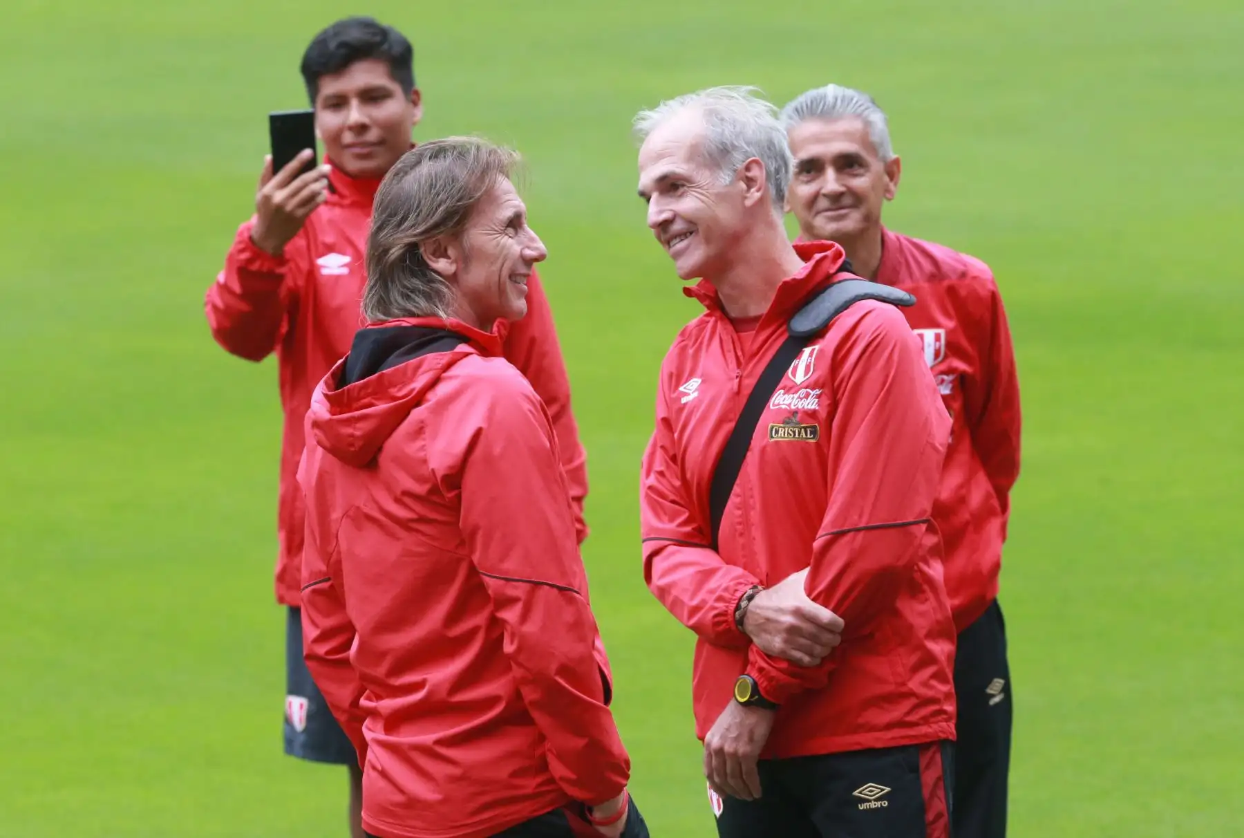 La selección peruana realizó su entrenamiento de despedida con la presencia de miles de hinchas, en el Estadio Nacional de Lima. Foto: ANDINA/Norman Córdova.