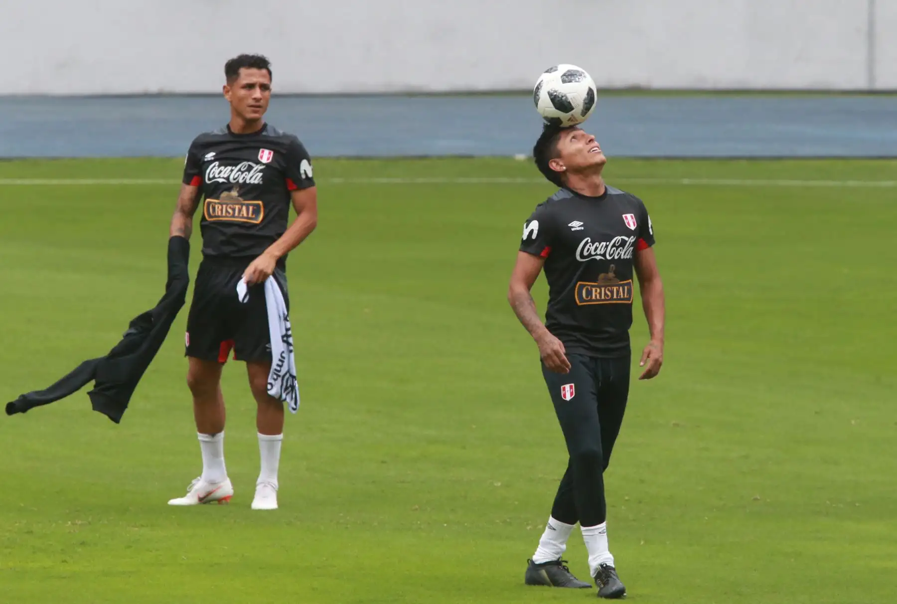 La selección peruana realizó su entrenamiento de despedida con la presencia de miles de hinchas, en el Estadio Nacional de Lima. Foto: ANDINA/Norman Córdova.