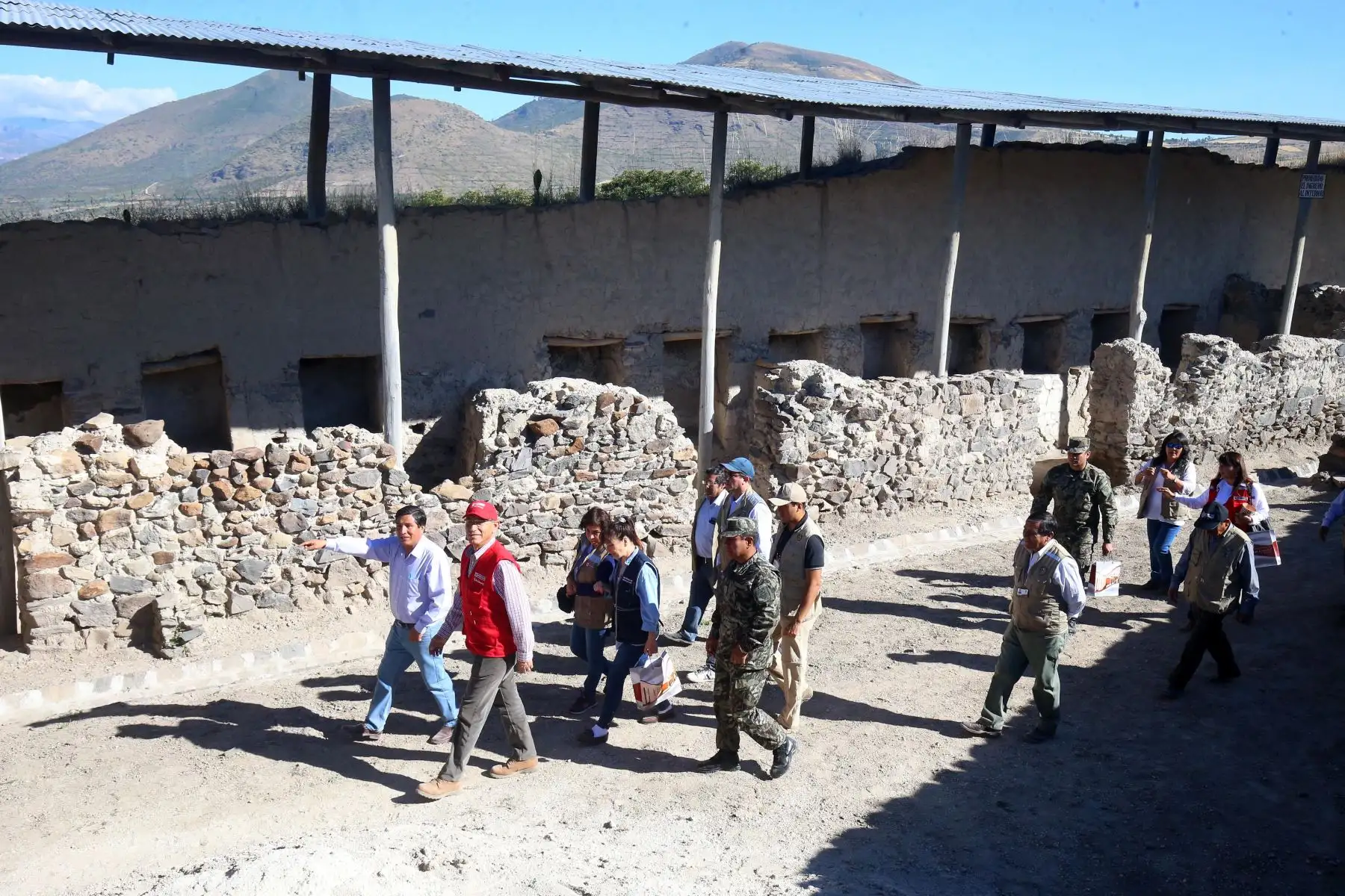 Presidente Martín Vizcarra inspeccionó  las obras de recuperación del   Complejo Arqueológico  Wari, en la región Ayacucho.Foto:ANDINA/Prensa Presidencia