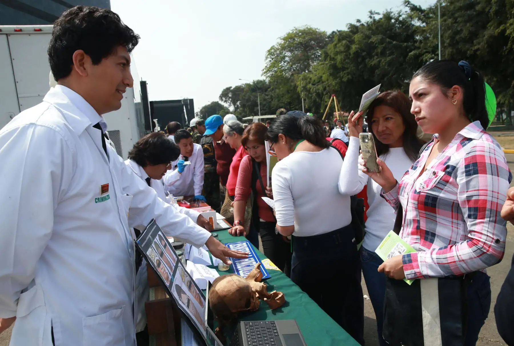 Ministro del Interior, Mauro Medina, asistió a feria temática de la PNP en Jesús María .Foto: ANDINA/Norman Córdova