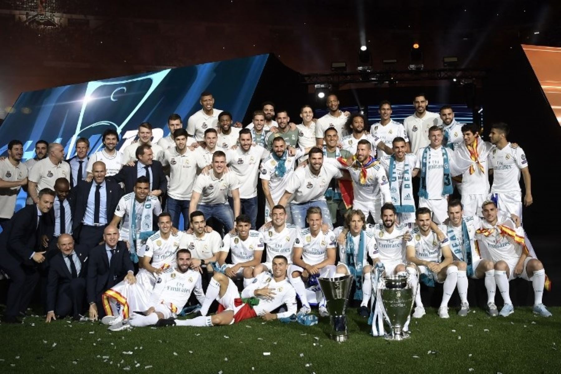 Los hinchas colmaron el Santiago Bernabéu para recibir al Real Madrid campeón