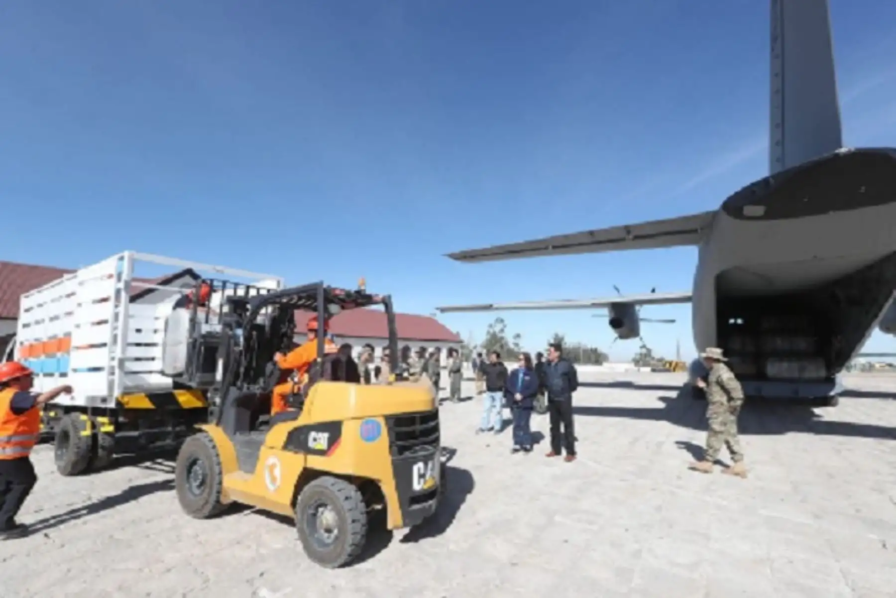 Dentro del Plan Multisectorial ante Heladas y Friaje 2018, a la fecha se ha entregado 750 toneladas de alimentos no perecibles para las comunidades de la sierra central y sur. Solo para la región Arequipa se ha destinado 55 toneladas de alimentos y 50 mil frazadas.