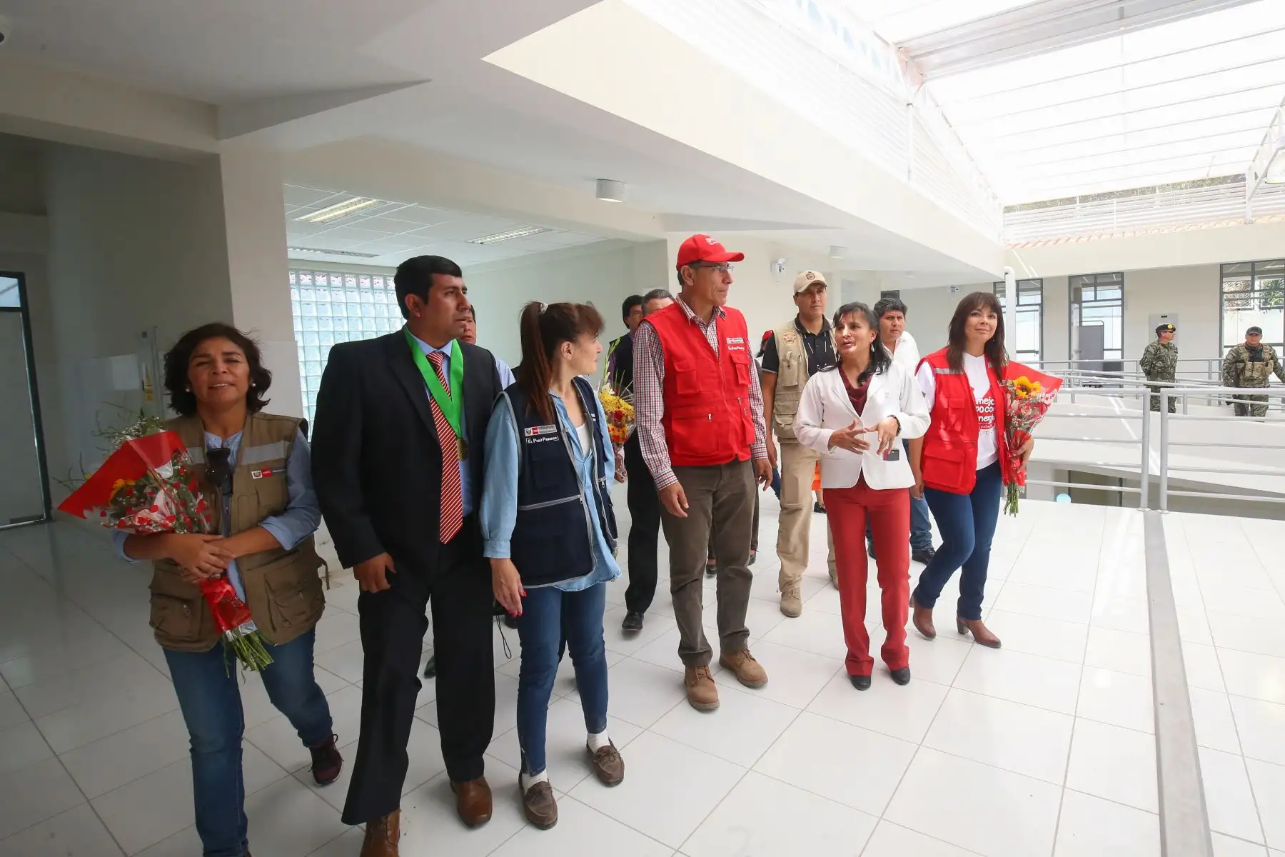 Jefe de Estado Martín Vizcarra inspeccionó el Centro de Salud de Luricocha en Huanta. Foto: ANDINA/Prensa Presidencia