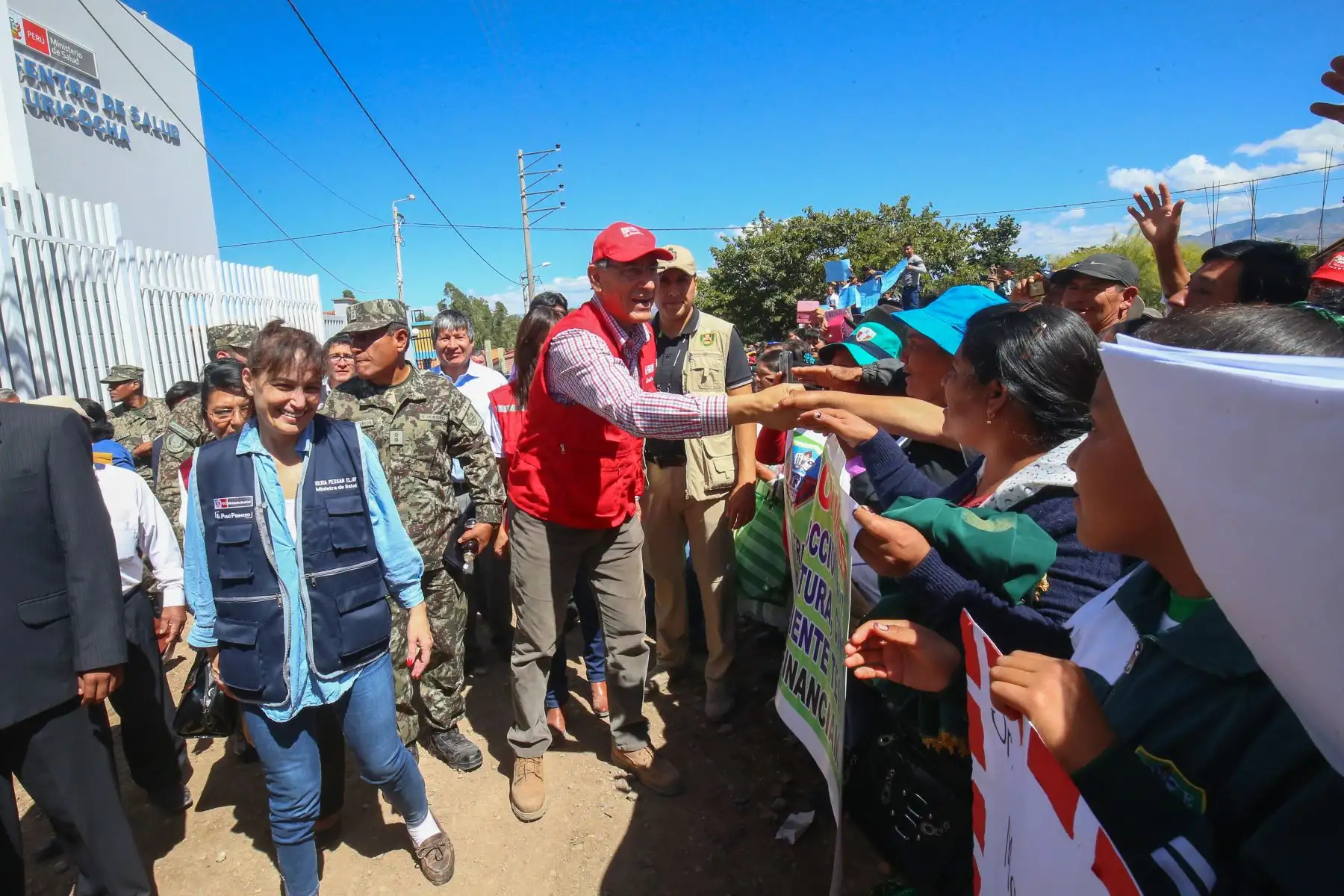 Jefe de Estado Martín Vizcarra inspeccionó el Centro de Salud de Luricocha en Huanta. Foto: ANDINA/Prensa Presidencia