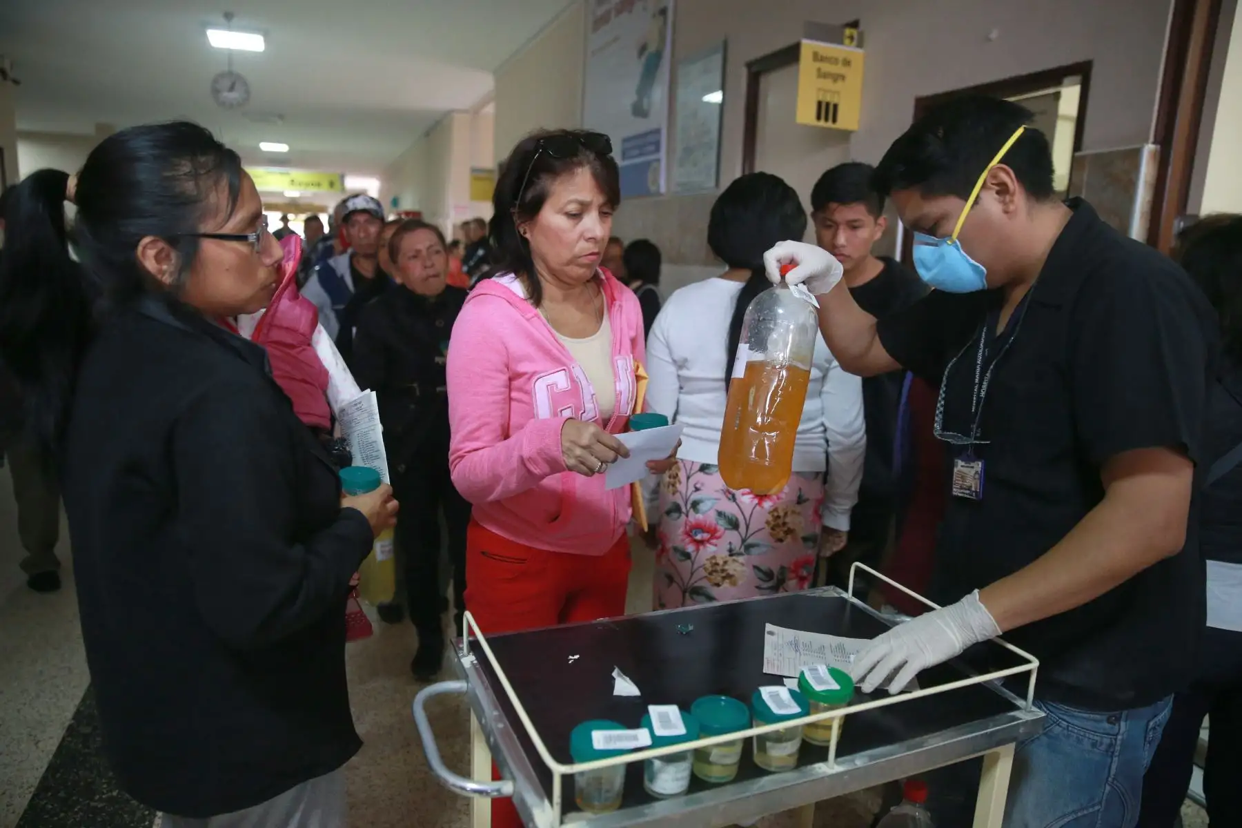 La Contraloría General inició hoy a nivel nacional el operativo de control “Por una salud de calidad” con la finalidad de supervisar la prestación de los servicios de salud, el abastecimiento de medicamentos e insumos médicos. Foto: ANDINA/Vidal Tarqui