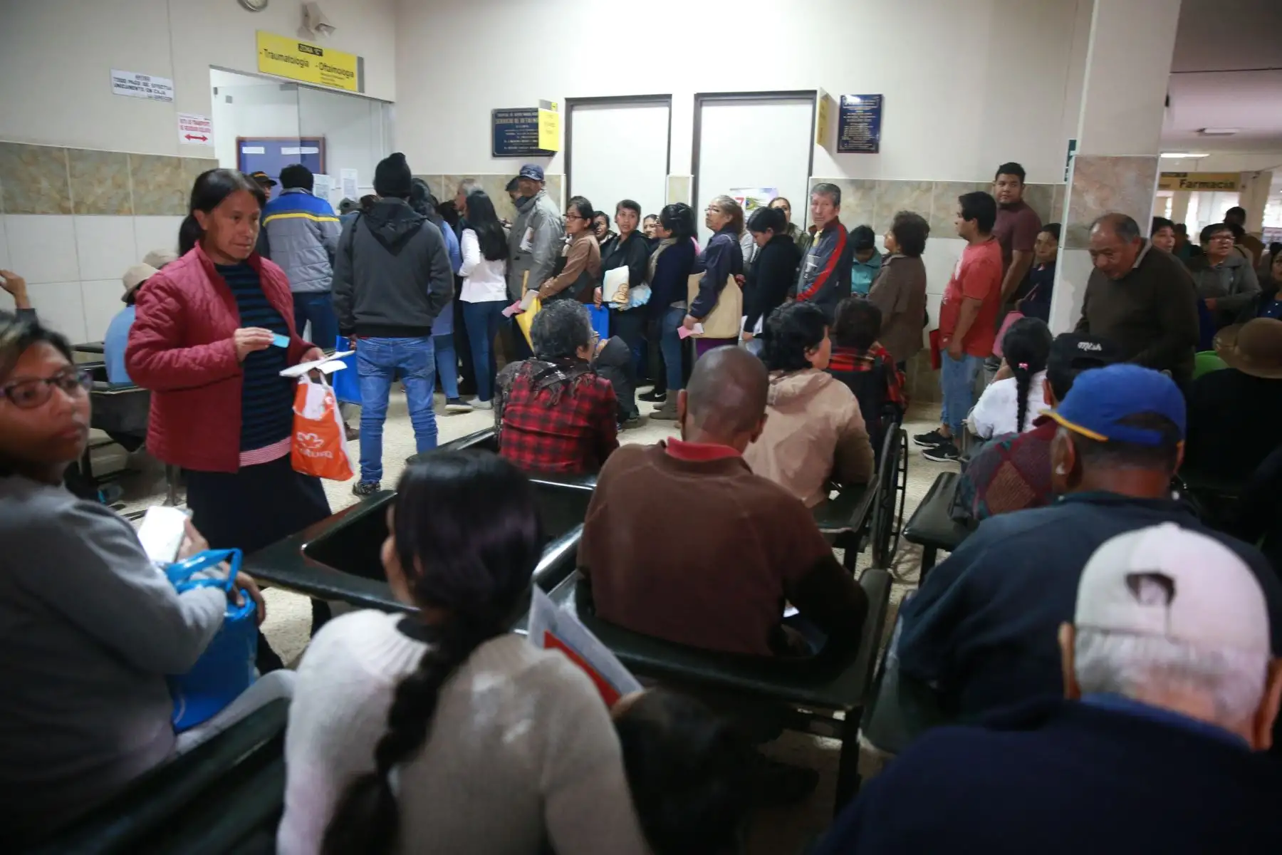La Contraloría General inició hoy a nivel nacional el operativo de control “Por una salud de calidad” con la finalidad de supervisar la prestación de los servicios de salud, el abastecimiento de medicamentos e insumos médicos. Foto: ANDINA/Vidal Tarqui