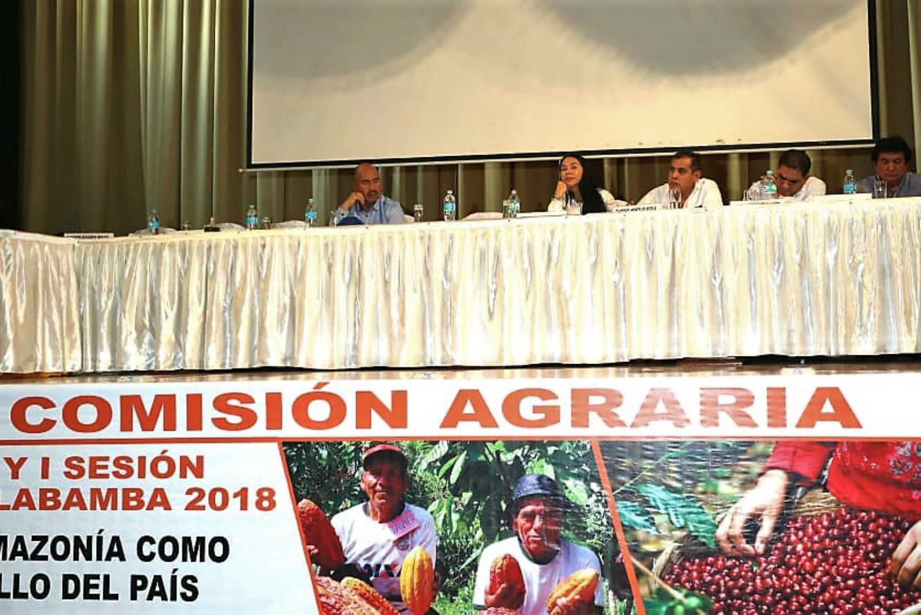 Minagri reformulará el proyecto para impulsar el desarrollo frutícola en La Convención, anunció ministro Gustavo Mostajo en sesión de Comisión Agraria en Quillabamba. ANDINA/Difusión