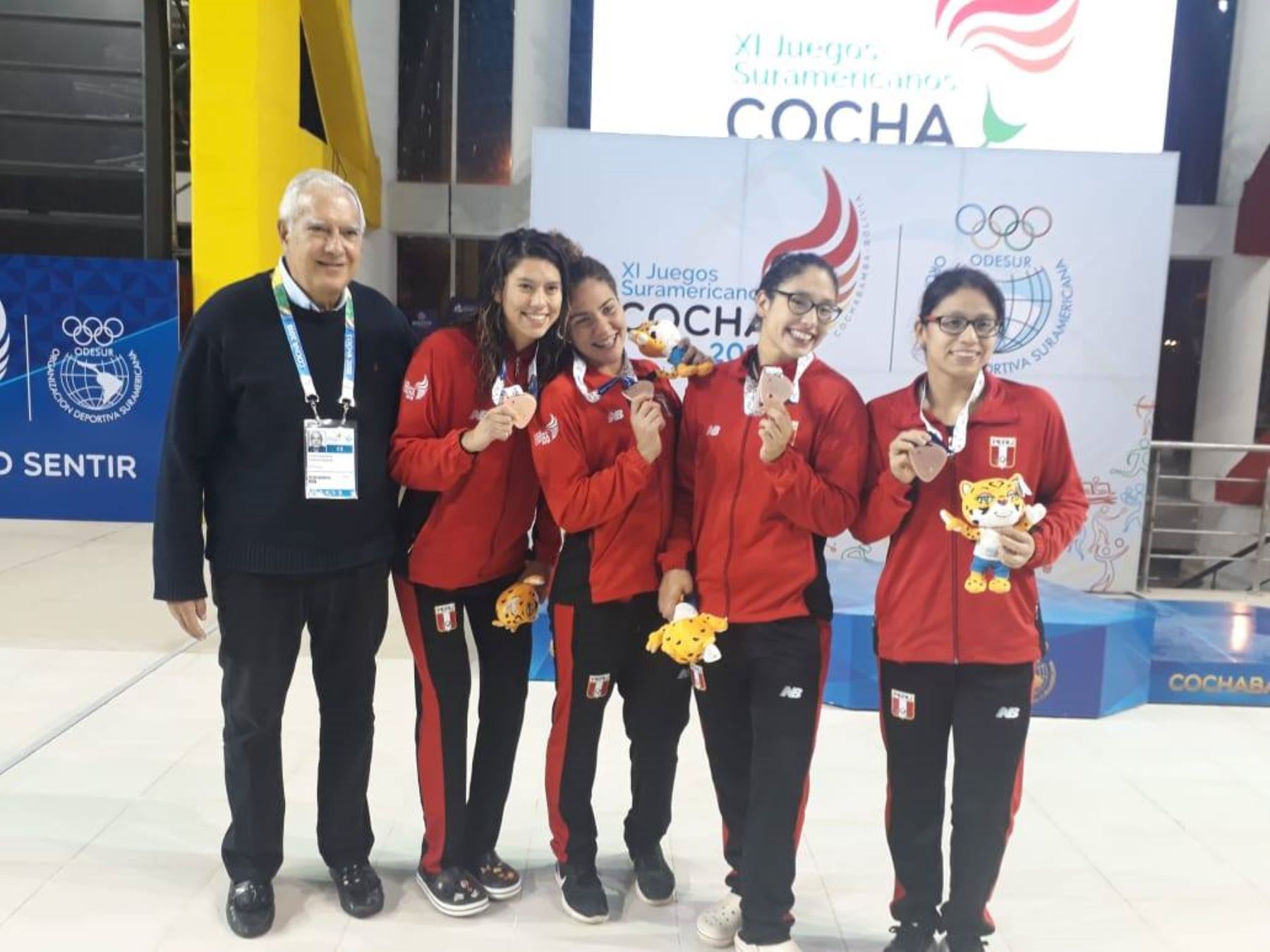 El equipo de natación de 4x200 ganó la medalla de plata en los Juegos Odesur