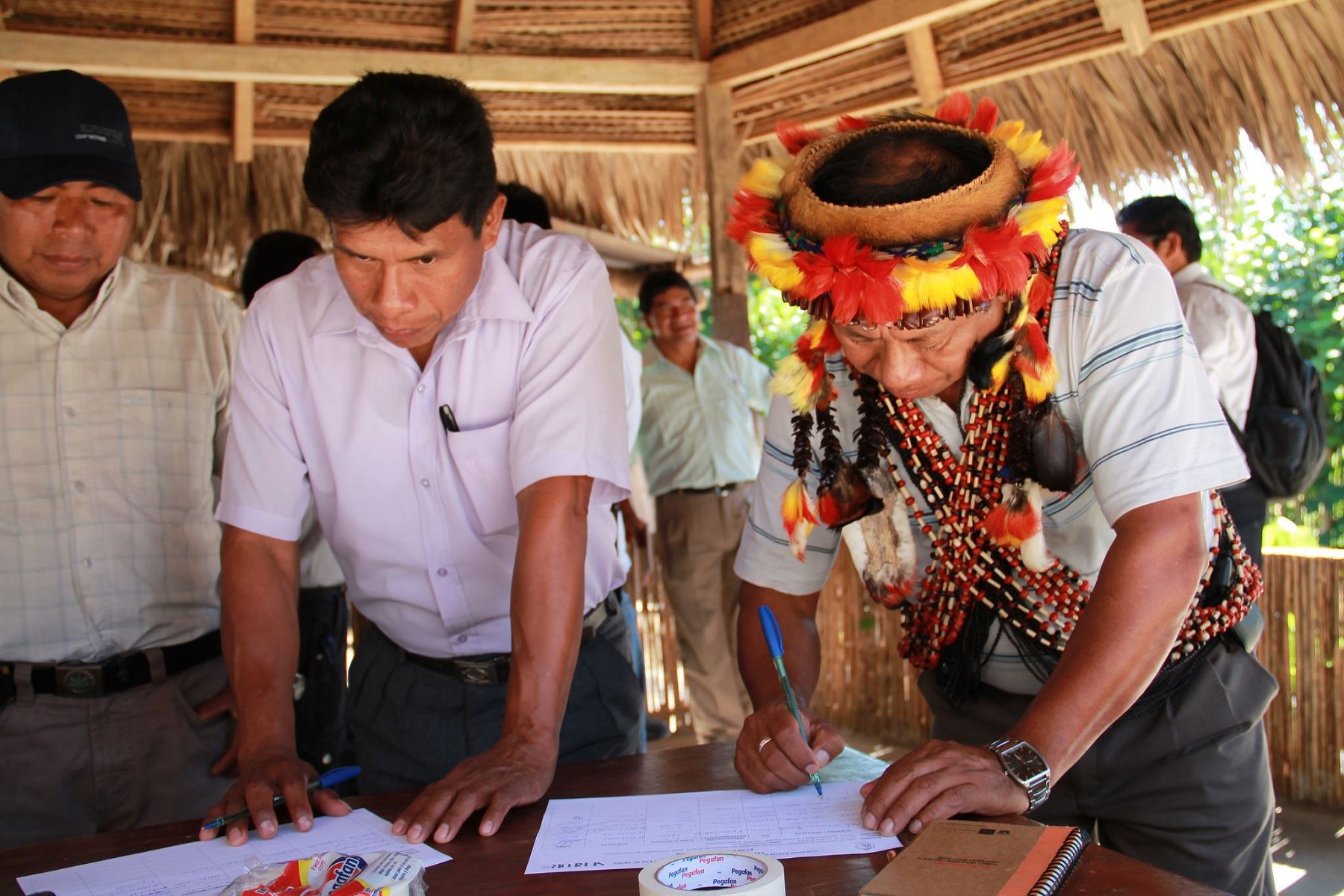 Reunión de productores indígenas de Perú y Ecuador en Amazonas.
