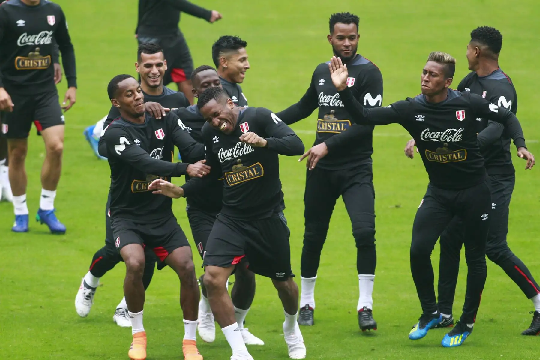La selección peruana entrena en el Estadio Nacional, previo al partido de despedida ante Escocia, el cual se llevará a cabo en el mismo escenario el próximo martes 29 de mayo.Foto: ANDINA/Eddy Ramos