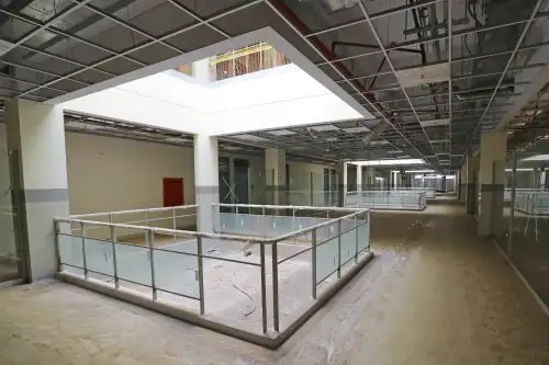 Para la construcción del Hospital Antonio Lorena, en la región Cusco, el Gobierno Nacional ha dispuesto que el Ministerio de Salud (Minsa) inicie las acciones para la ejecución del saldo de obra y equipamiento bajo el mecanismo de Contrato de Estado a Estado, anunció el presidente de la República, Martín Vizcarra, durante el mensaje que dirigió a la Nación por Fiestas Patrias.ANDINA/Prensa Presidencia