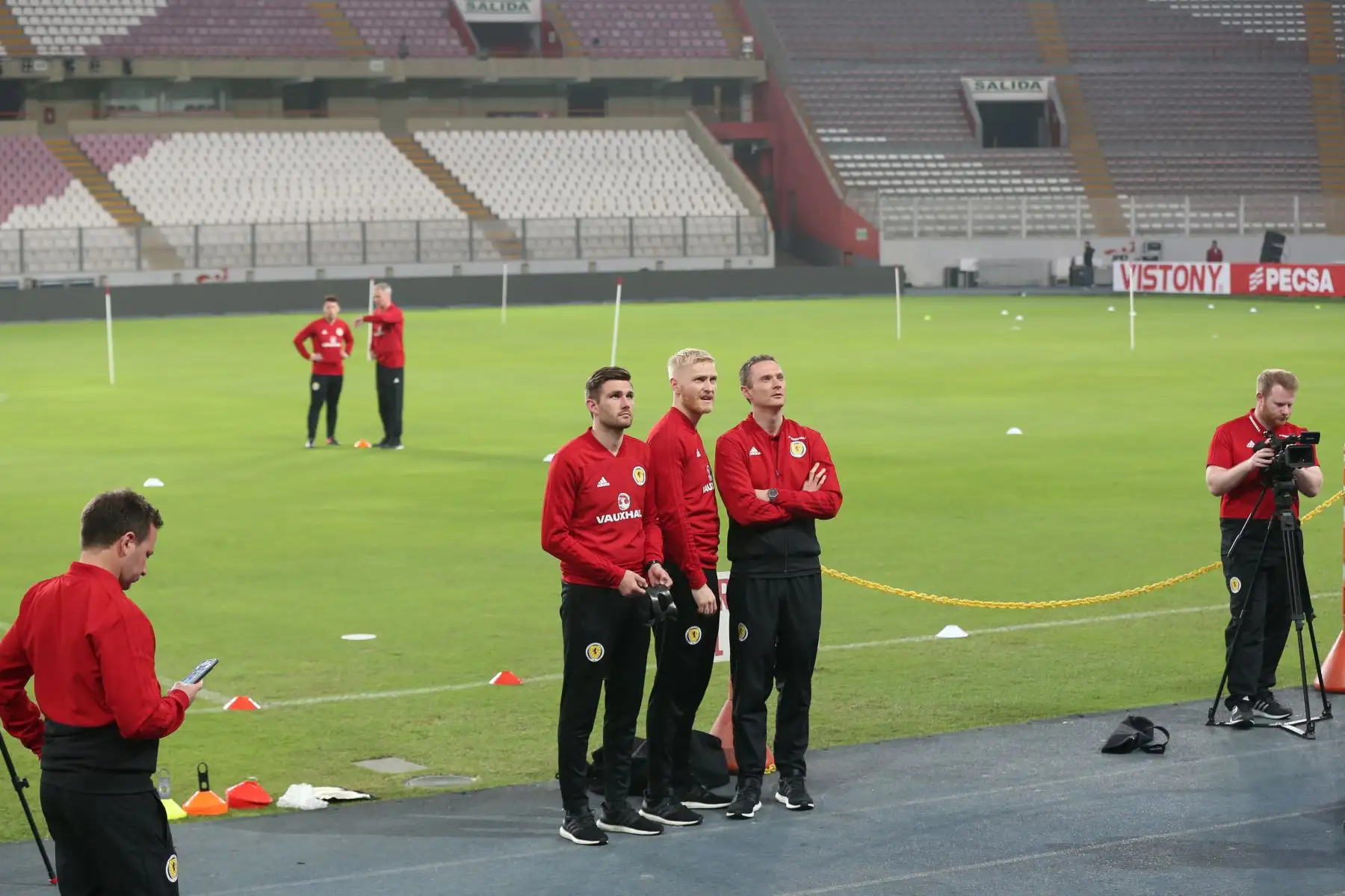 Selección de Escocia reconoce el gramado del Estadio Nacional. Foto: ANDINA/Dante Zegarra