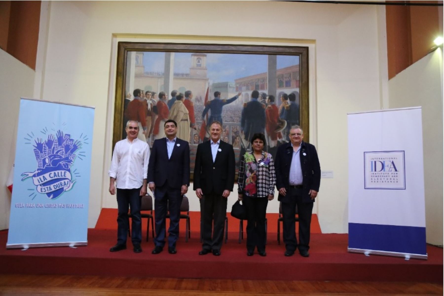 Candidatos a la alcaldía de Lima firman acuerdo para una mejor convivencia