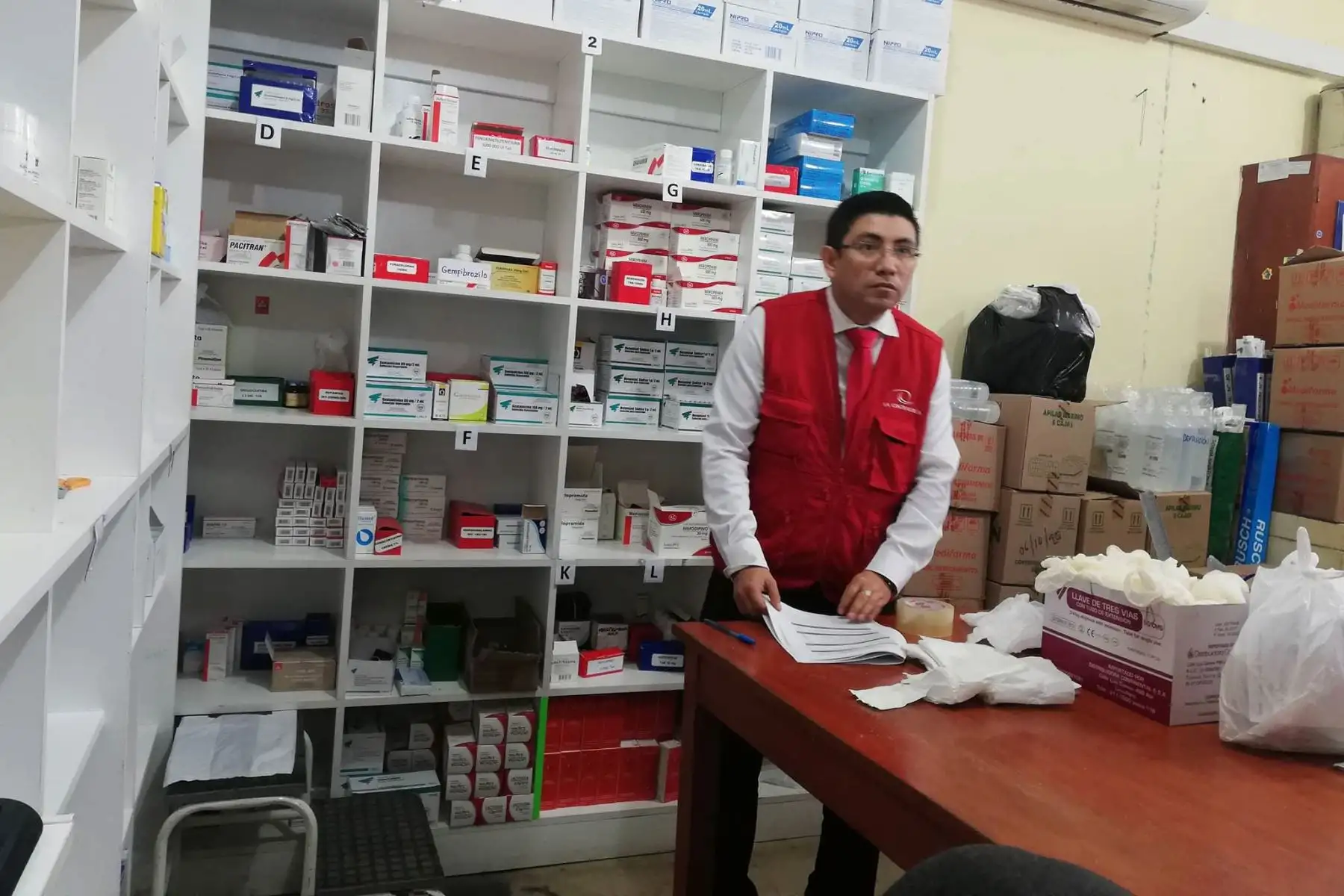 ANDINAContraloría realiza operativo en hospital La Caleta de Chimbote. ANDINA