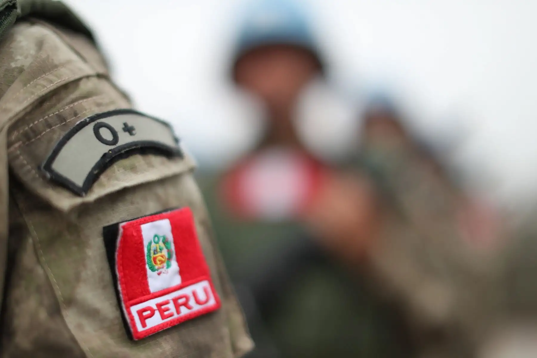 Más de 200 cascos azules peruanos que participaron en misiones de paz de las Naciones Unidas, recibieron el Cintillo de Operaciones de Paz, como reconocimiento a su contribución a la pacificación, estabilización y desarrollo de los países adonde fueron destacados, en una ceremonia que fue presidida por el ministro de Defensa, José Huerta Torres, en el Cuartel General del Ejército.Foto: ANDINA/Mindef