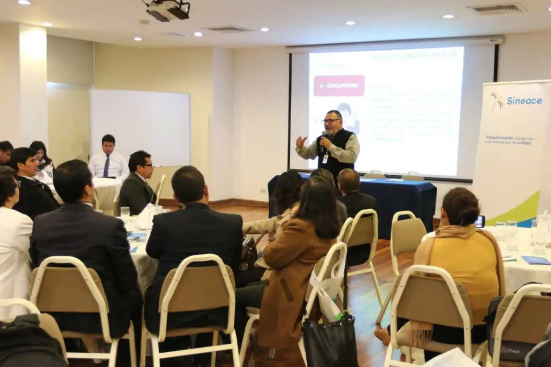 Con el objetivo de fortalecer la calidad educativa de las universidades de la región Ayacucho, el Sistema Nacional de Evaluación, Acreditación y Certificación de la Calidad Educativa (Sineace), arribará a la “ciudad de las iglesias” para capacitar a los comités de calidad en evaluación, mejora continua y acreditación.
