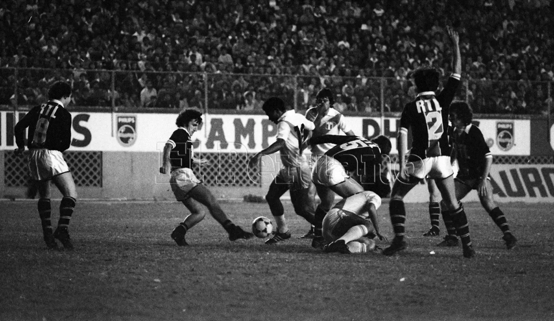 Lima - 26 mayo 1982 / La selección nacional de fútbol se despidió con un claro y concluyente 3-1 ante el Paris Saint Germain.Foto:Archivo Histórico El Peruano