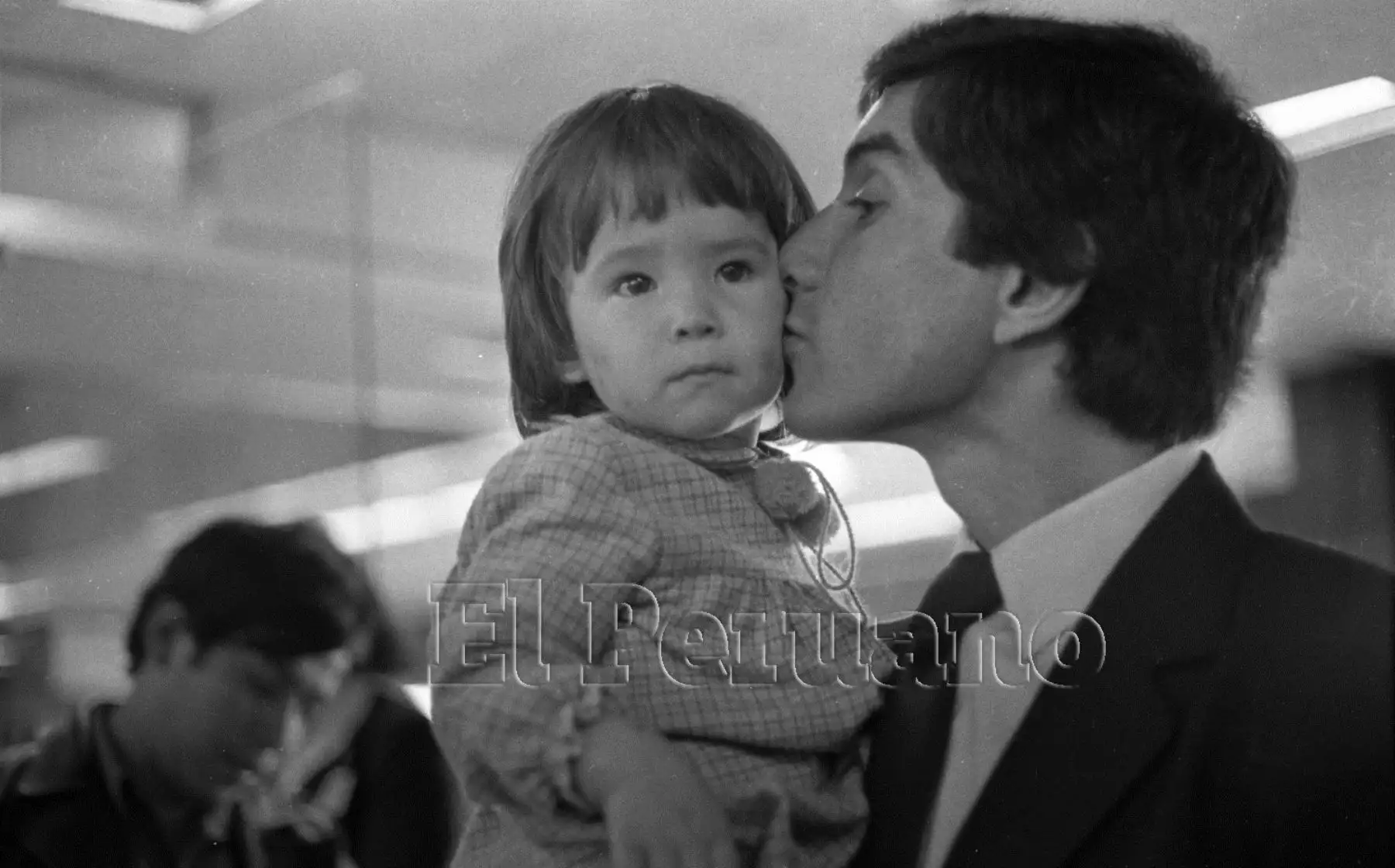 Callao - 29 mayo 1982 /Juan Carlos Oblitas.Una calurosa despedida brindó la afición  a la selección peruana de fútbol que viajó a Colonia, Alemania, donde se efectuará la parte final de su preparación, antes de iniciar su participación en el mundial de España 82.Foto:Archivo Histórico El Peruano
