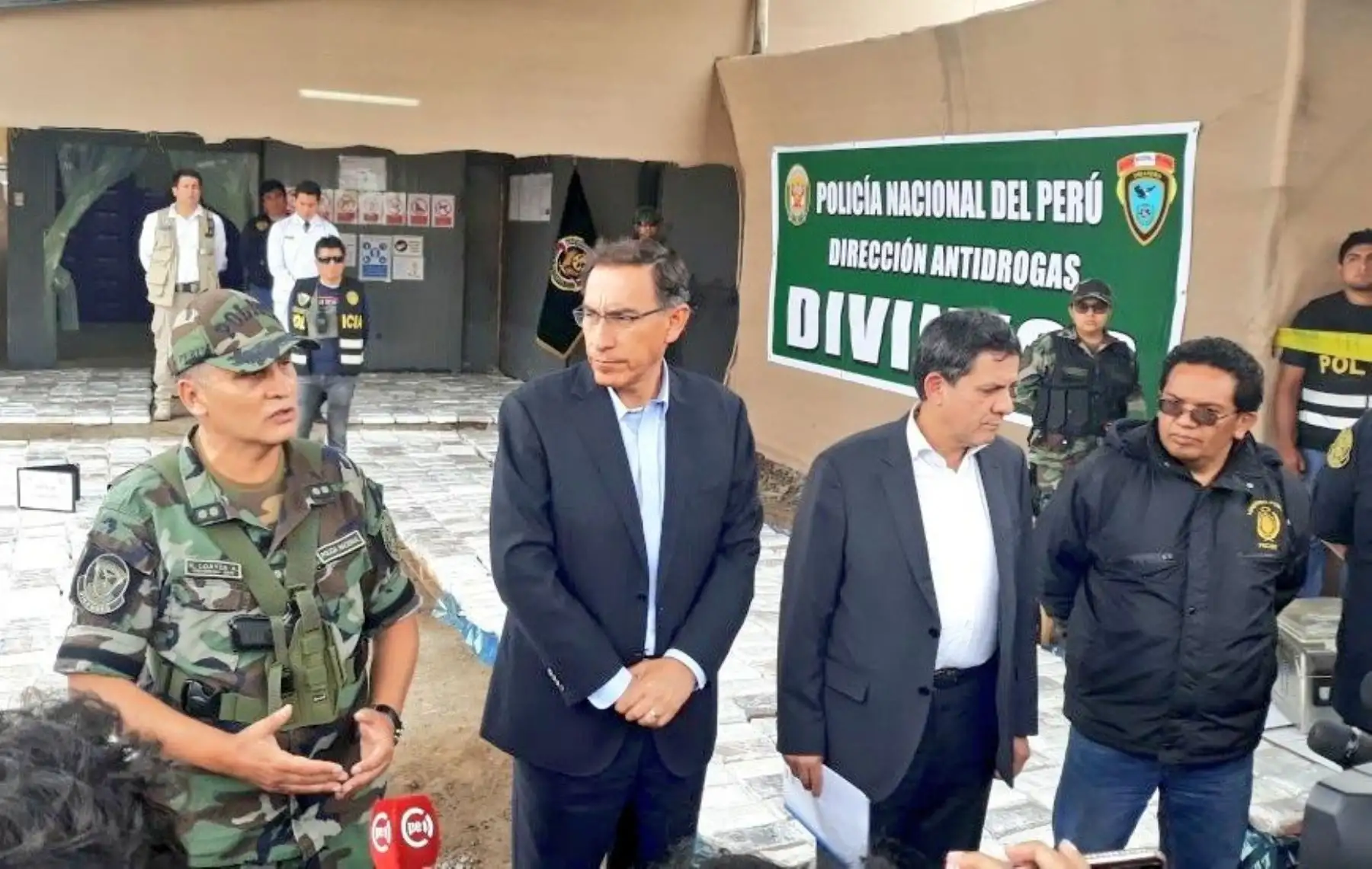 Presidente Martín Vizcarra destacó incautación de droga en Chancay.