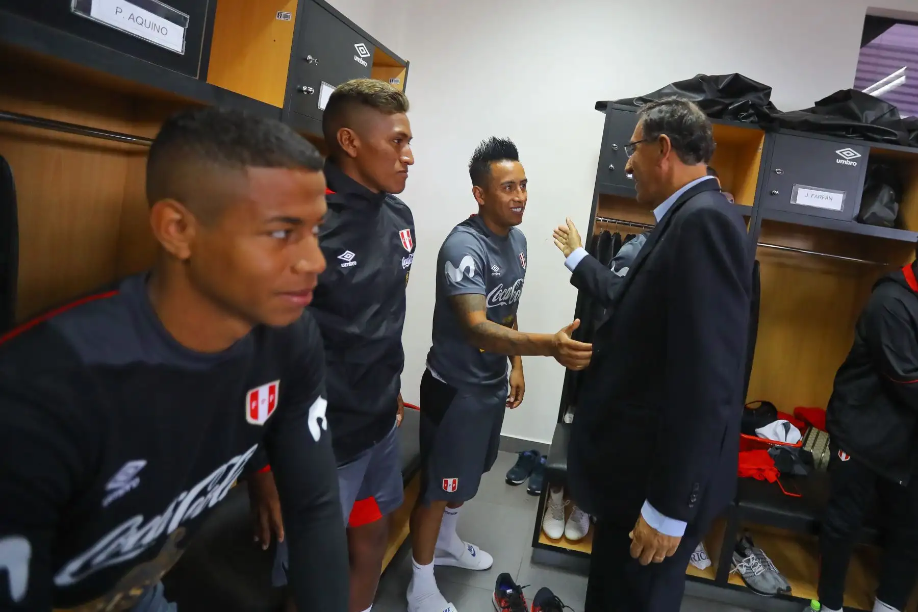 Jefe de Estado Martín Vizcarra, despide a la selección peruana de fútbol en la Videna. Foto:ANDINA /Presidencia