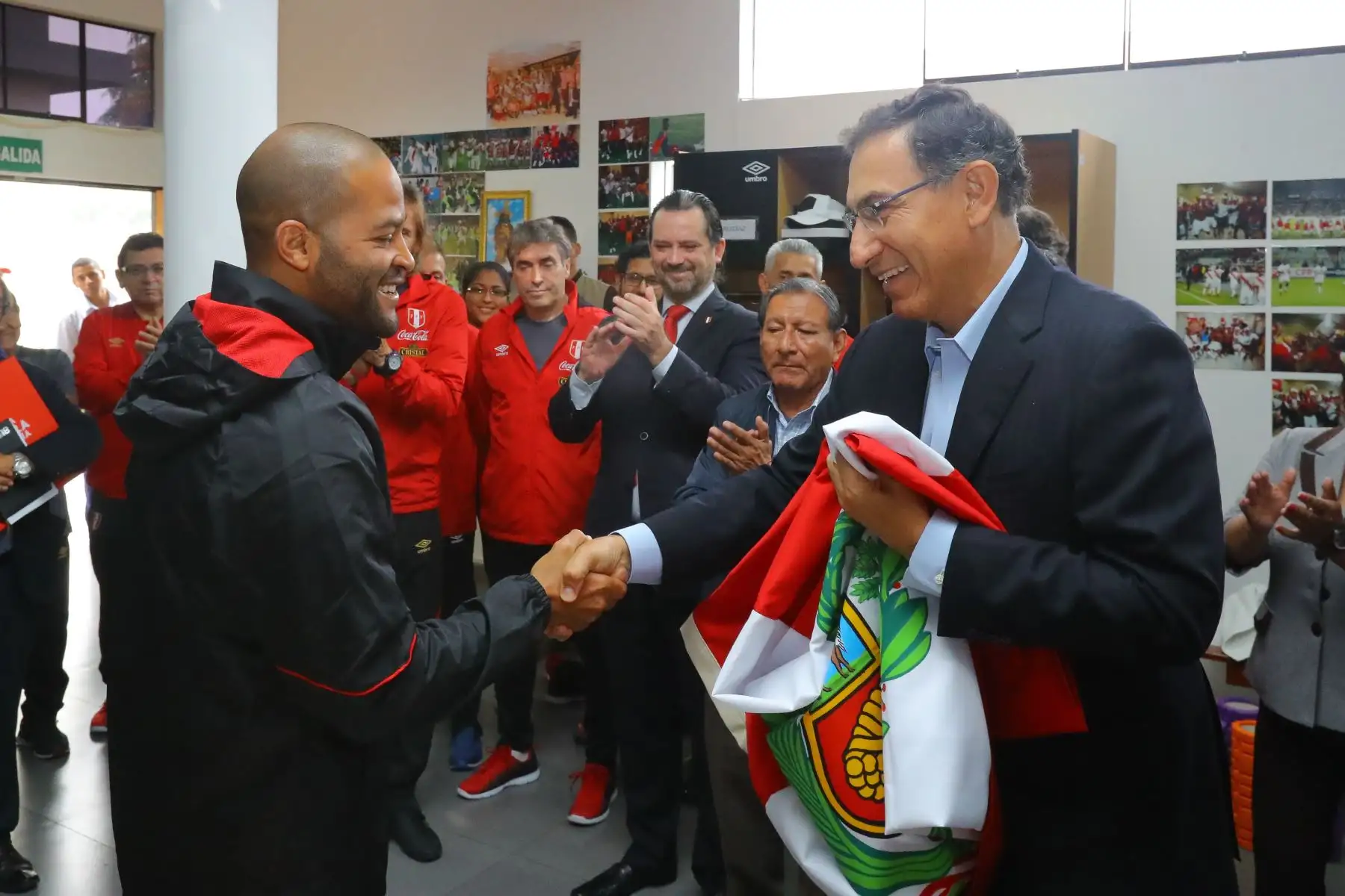 Jefe de Estado Martín Vizcarra, despide a la selección peruana de fútbol en la Videna. Foto:ANDINA /Presidencia