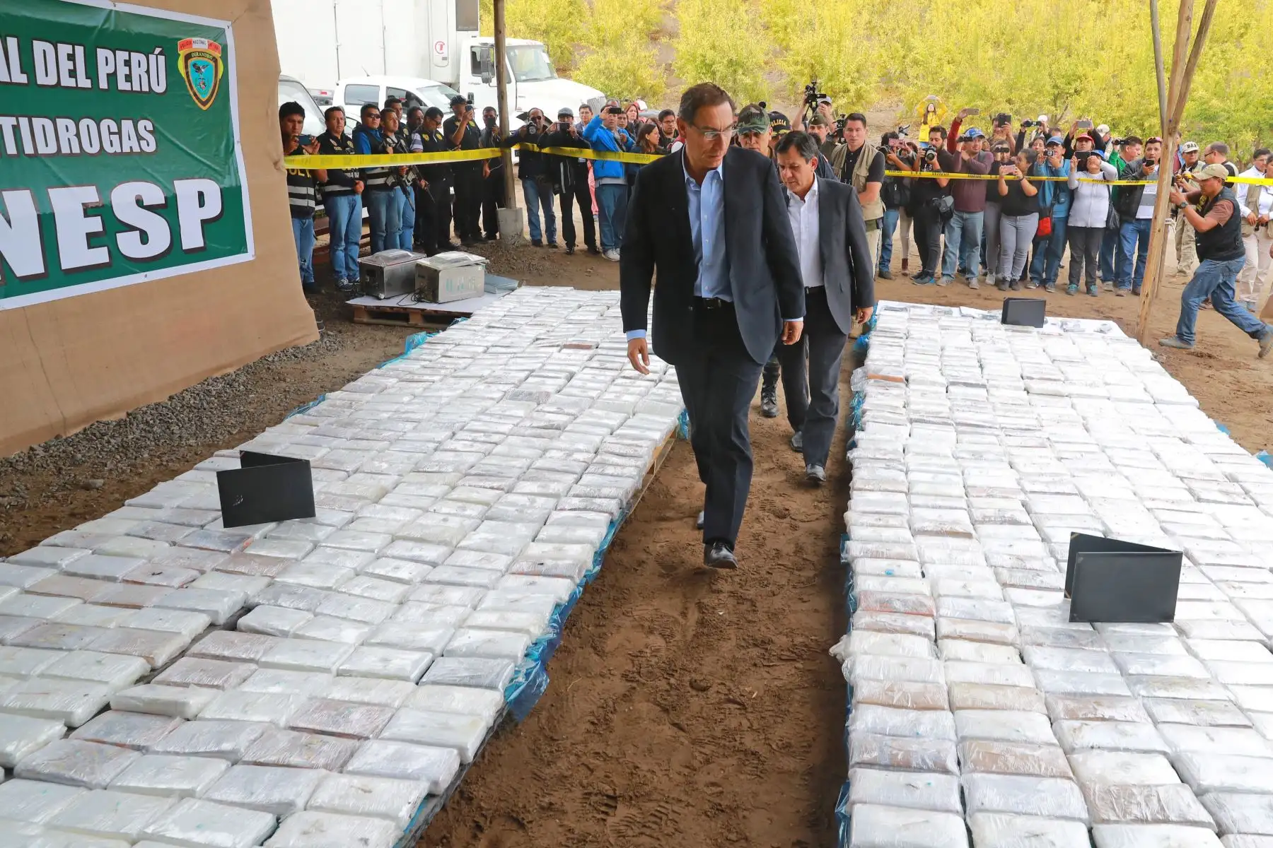 El presidente Martín Vizcarra, recibió detalles del operativo que permitió el decomiso de más de una tonelada de droga en la localidad de Chancay. Foto: ANDINA/Prensa Presidencia